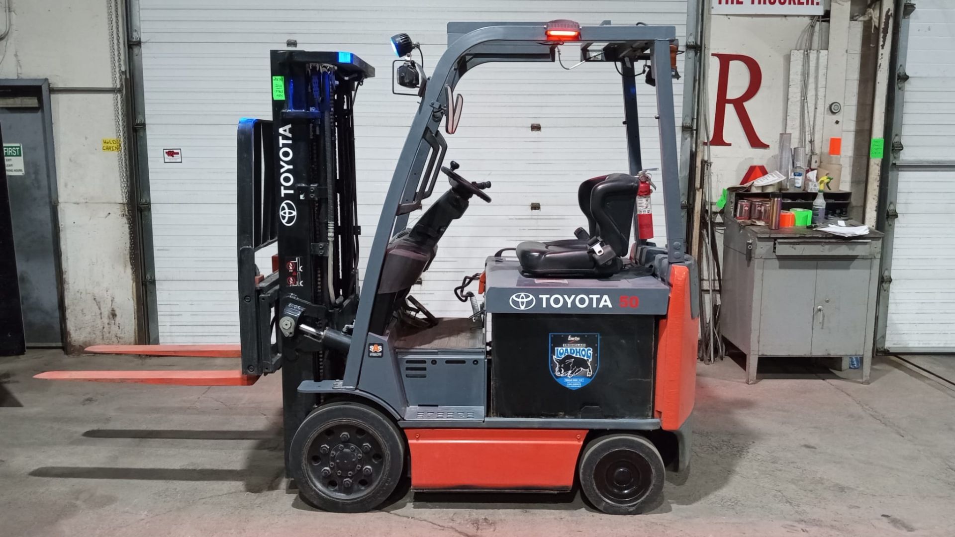 2014 TOYOTA 5,000lbs Capacity Electric Forklift 36V with sideshift & 3-Stage Mast - FREE CUSTOMS