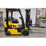 2016 Yale 5,000lbs Capacity LPG (Propane) Forklift with sideshift & Fork Positioner with 3-stage