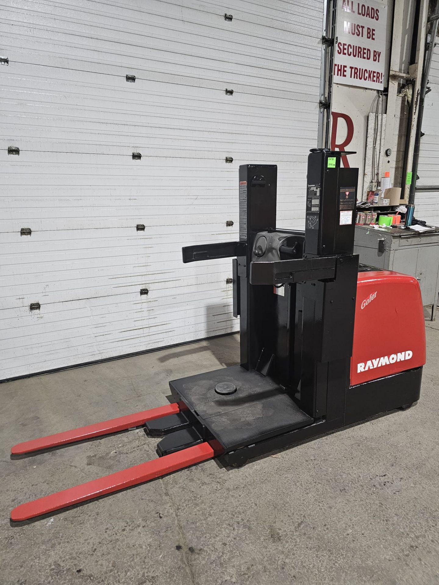 Raymond Order Picker 2200lbs capacity electric Powered Pallet Cart 24V battery - FREE CUSTOMS - Image 6 of 8