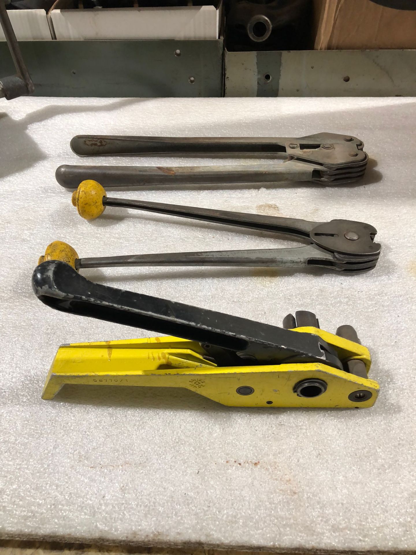 Lot of tensioner and 2 crimpers