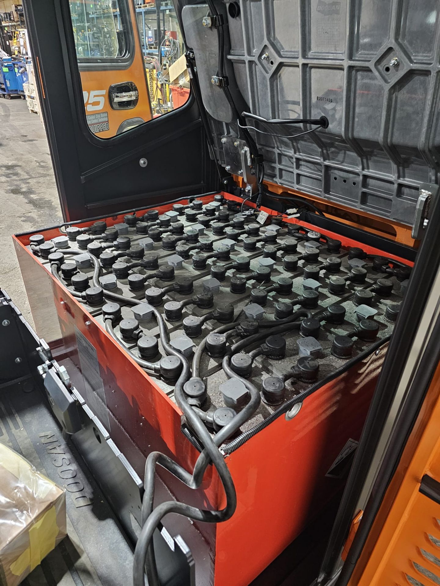 2023 NEW DOOSAN 5,000lbs Capacity OUTDOOR Forklift BRAND NEW BATTERY 48V with 0 Hours with Sideshift - Image 18 of 27