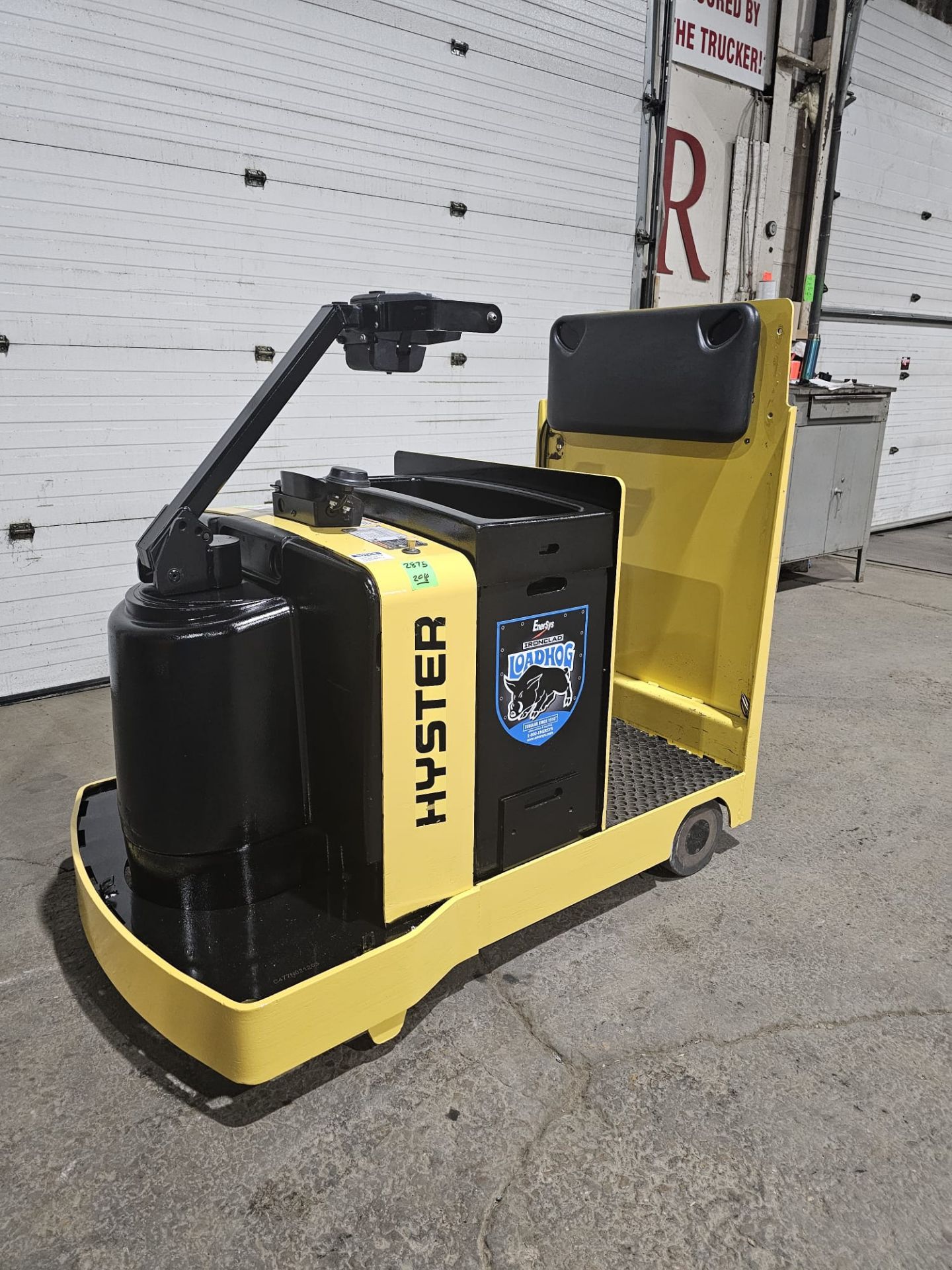 2018 Hyster Ride On Tow Tractor - Tugger / Personal Carrier with 24V Battery Electric Unit - Image 2 of 5