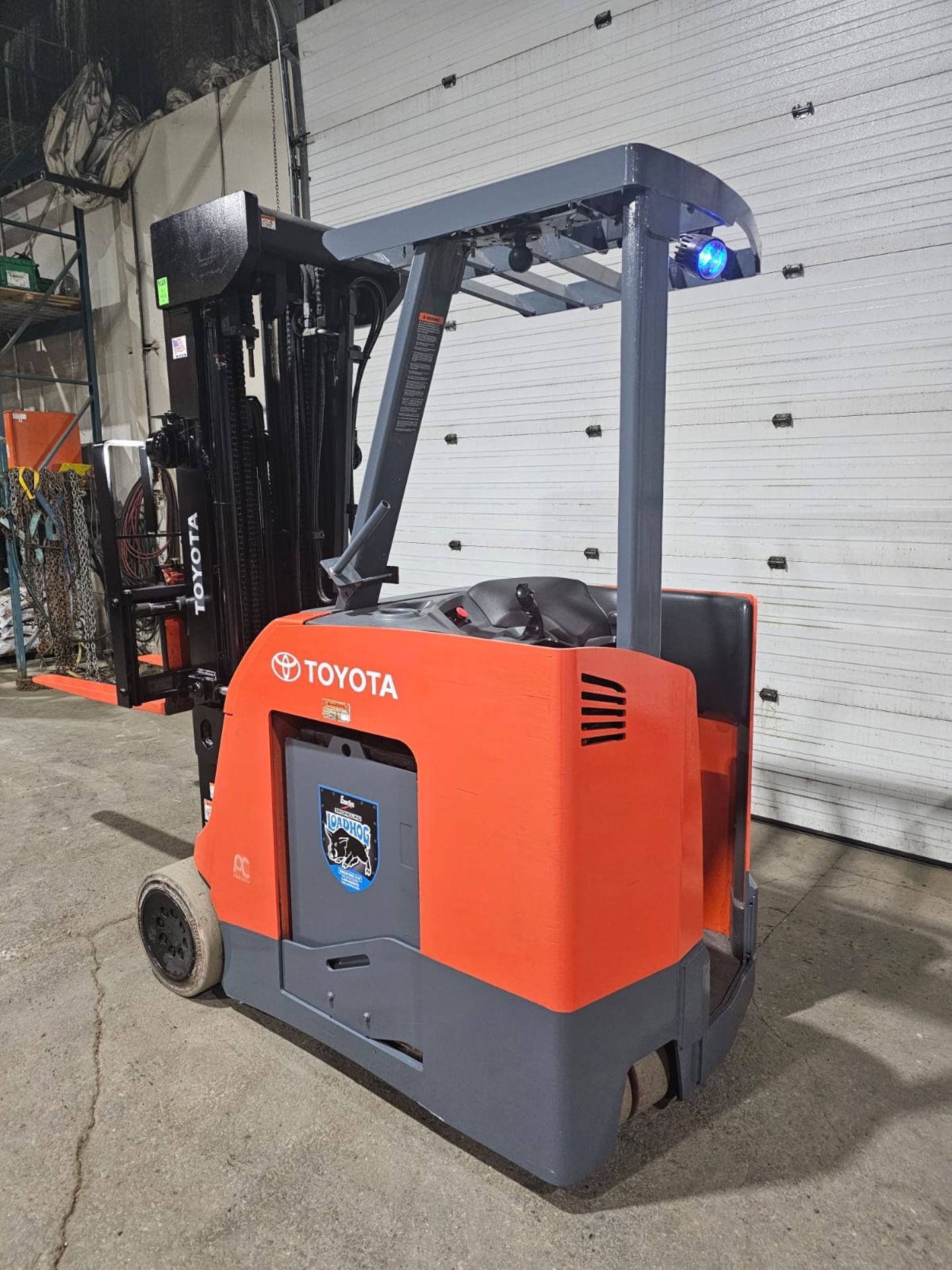 2017 Toyota 4,000lbs Capacity Electric Forklift with 4-STAGE Mast, 276" load height sideshift - Image 2 of 7