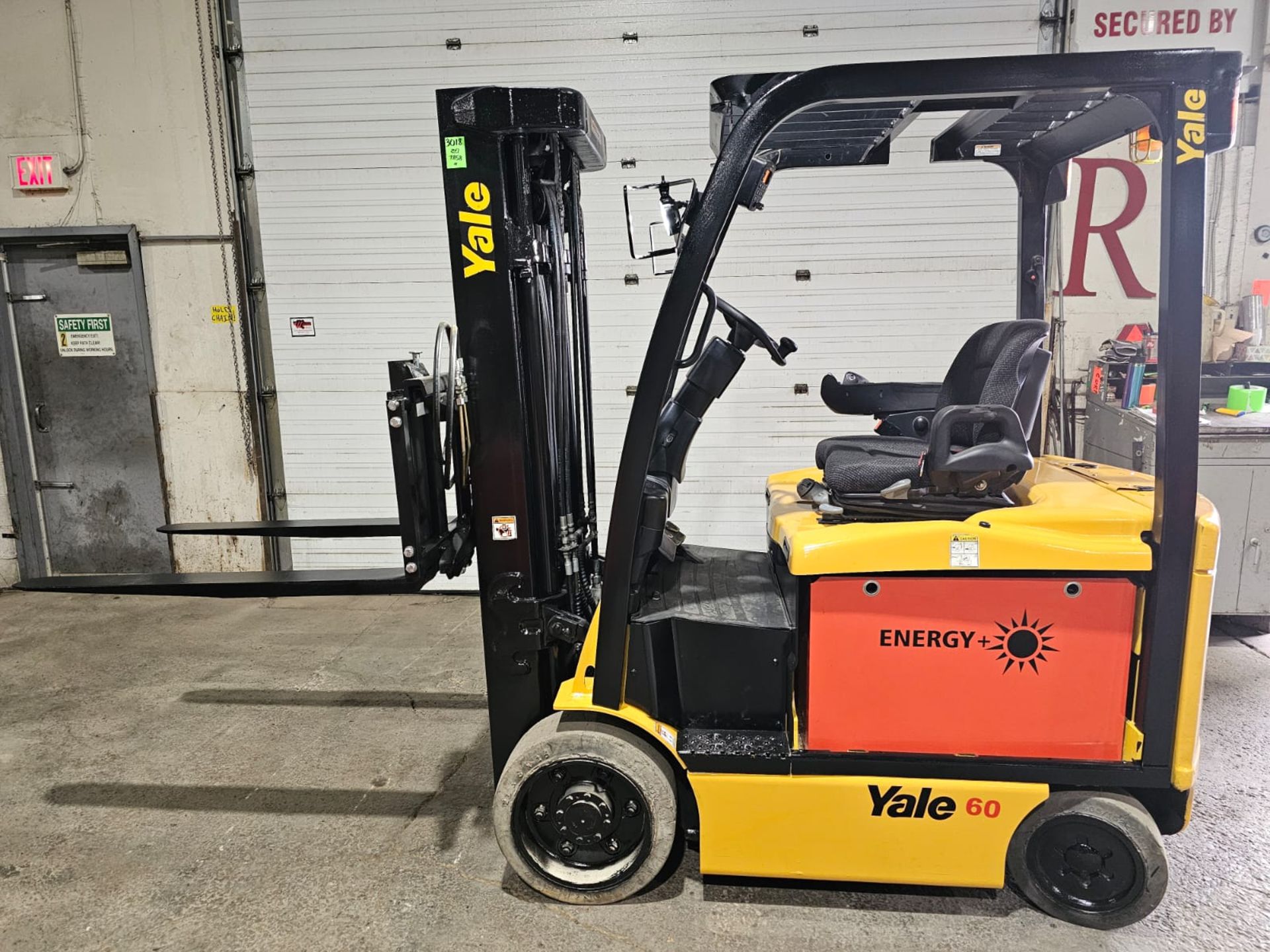 2017 Yale 6,000lbs Capacity Forklift Electric BRAND NEW BATTERY 48V with sideshift 3-STAGE MAST 188"