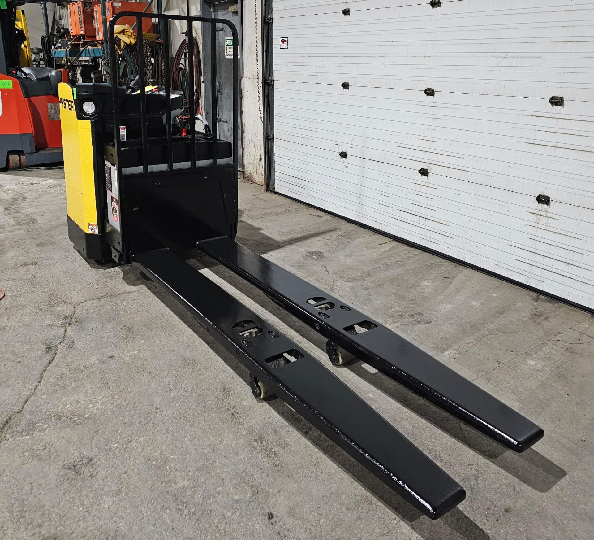 2015 Hyster Long John RIDE ON 8000lbs capacity 96" Forks Powered Pallet Cart 24V - Ride on unit - Image 2 of 5