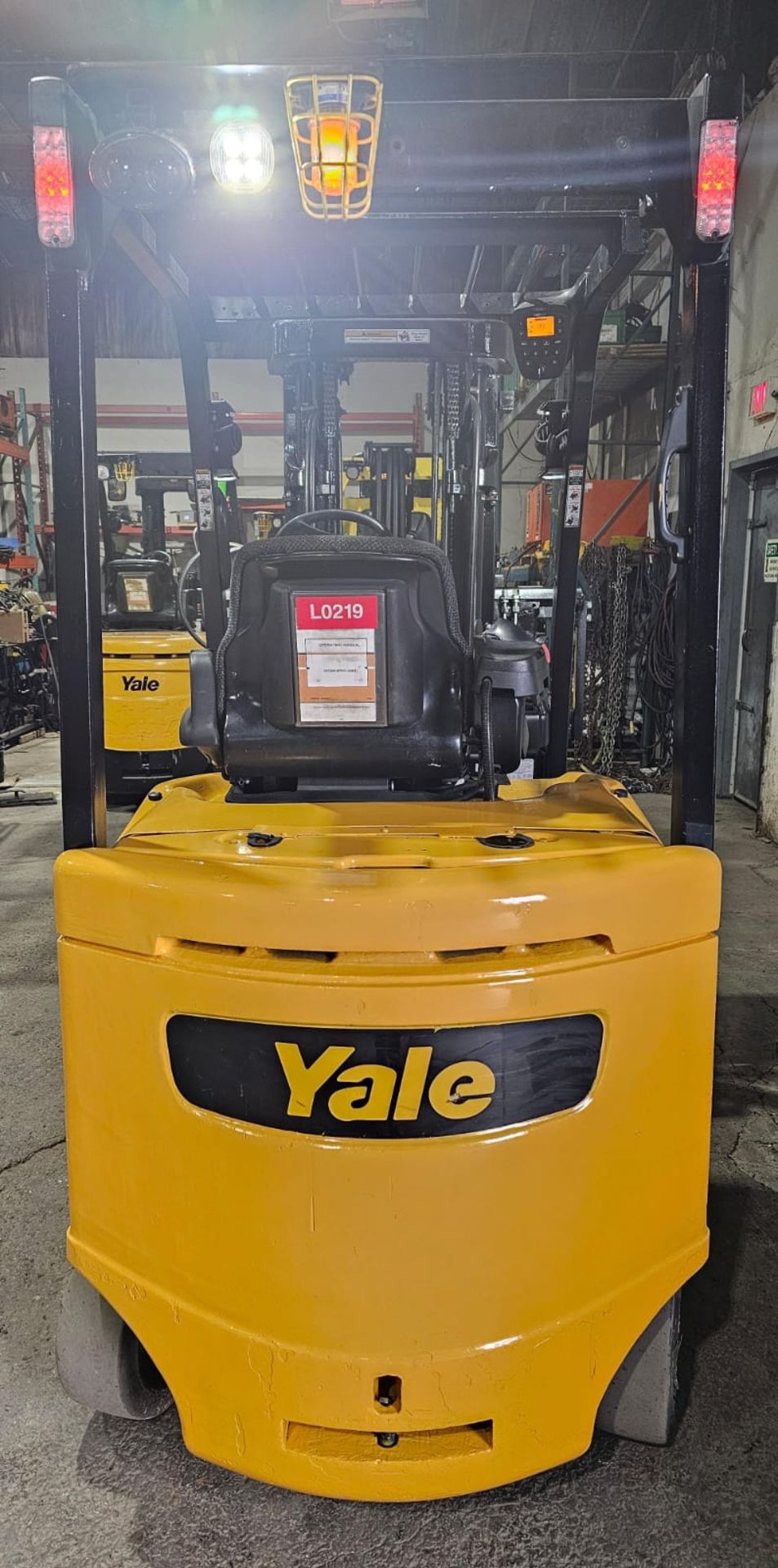 2017 Yale 6,000lbs Capacity Forklift Electric BRAND NEW BATTERY 48V with sideshift 3-STAGE MAST 188" - Image 7 of 9
