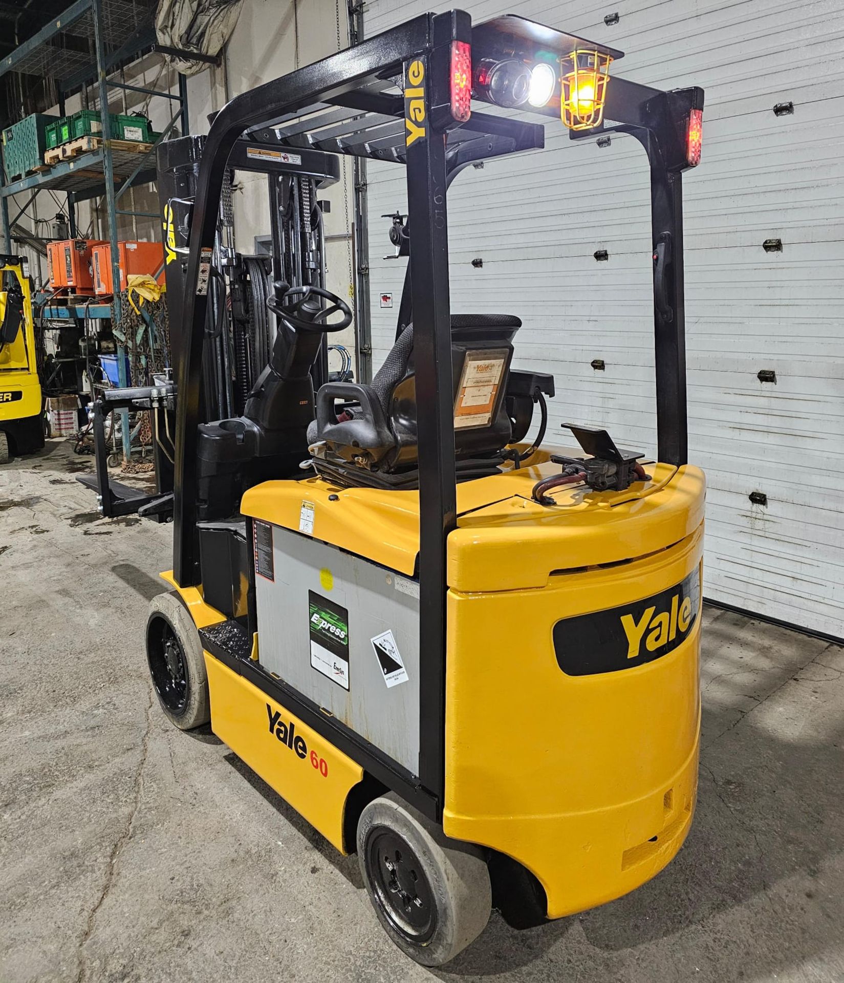 2017 Yale 6,000lbs Capacity Forklift Electric 48V with Sideshift 3-STAGE MAST with 4 functions and - Image 2 of 5