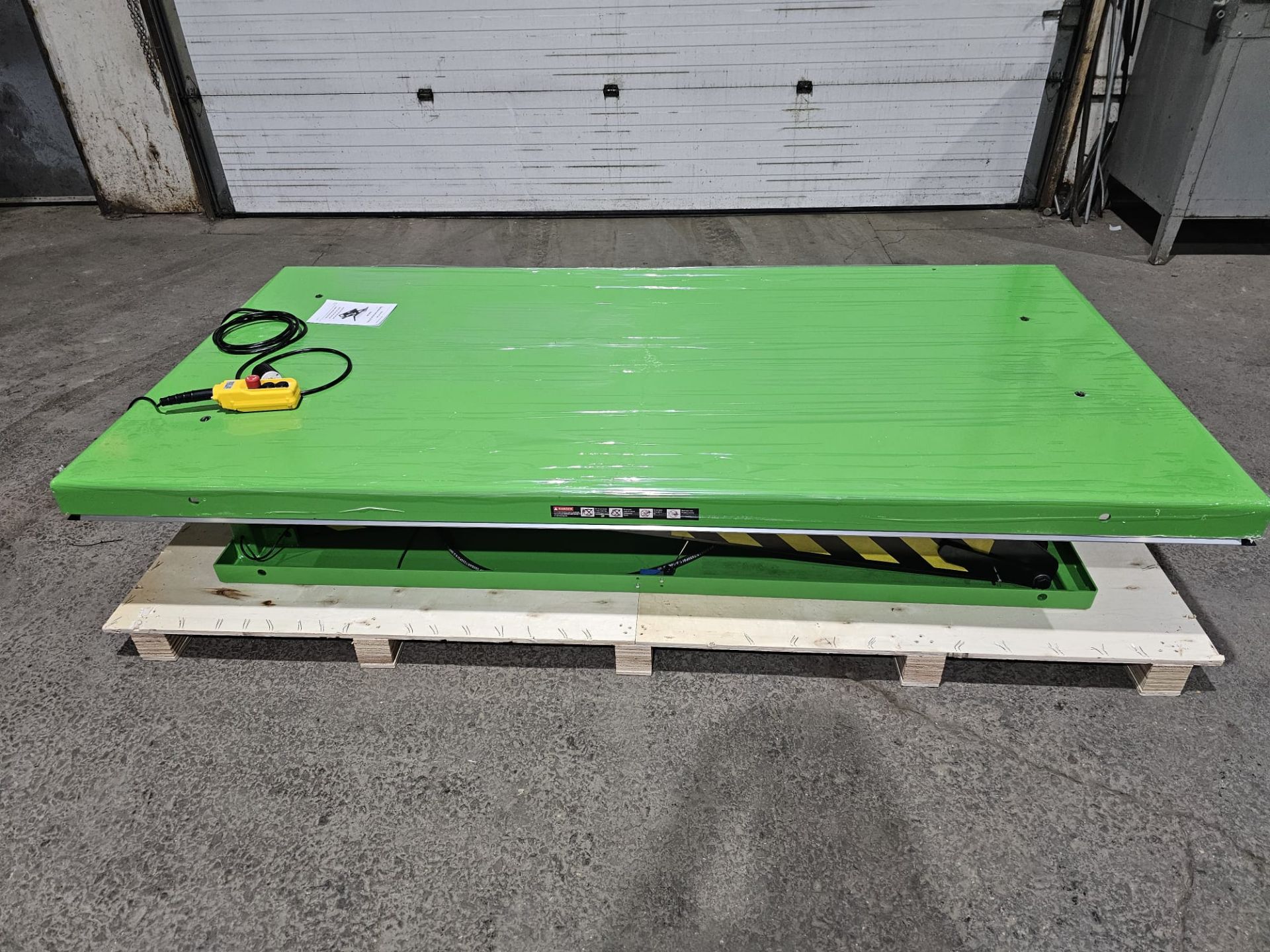 HW Hydraulic Lift Table 94" x 47" x 64" lift - 11,000lbs capacity - UNUSED and MINT - 220V - Image 3 of 7
