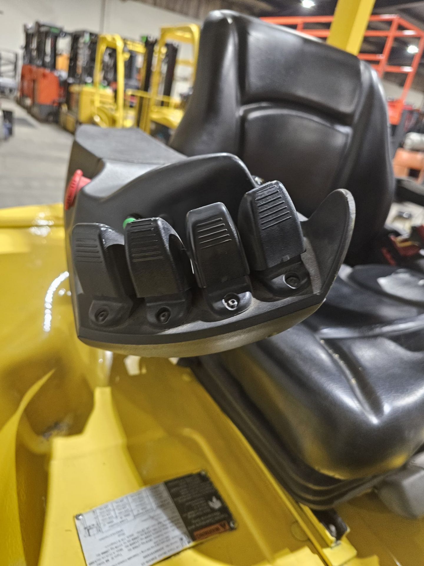 2015 Hyster 4,500lbs Capacity Forklift Electric 48V with sideshift & 3-STAGE MAST 189" load height - Image 2 of 7