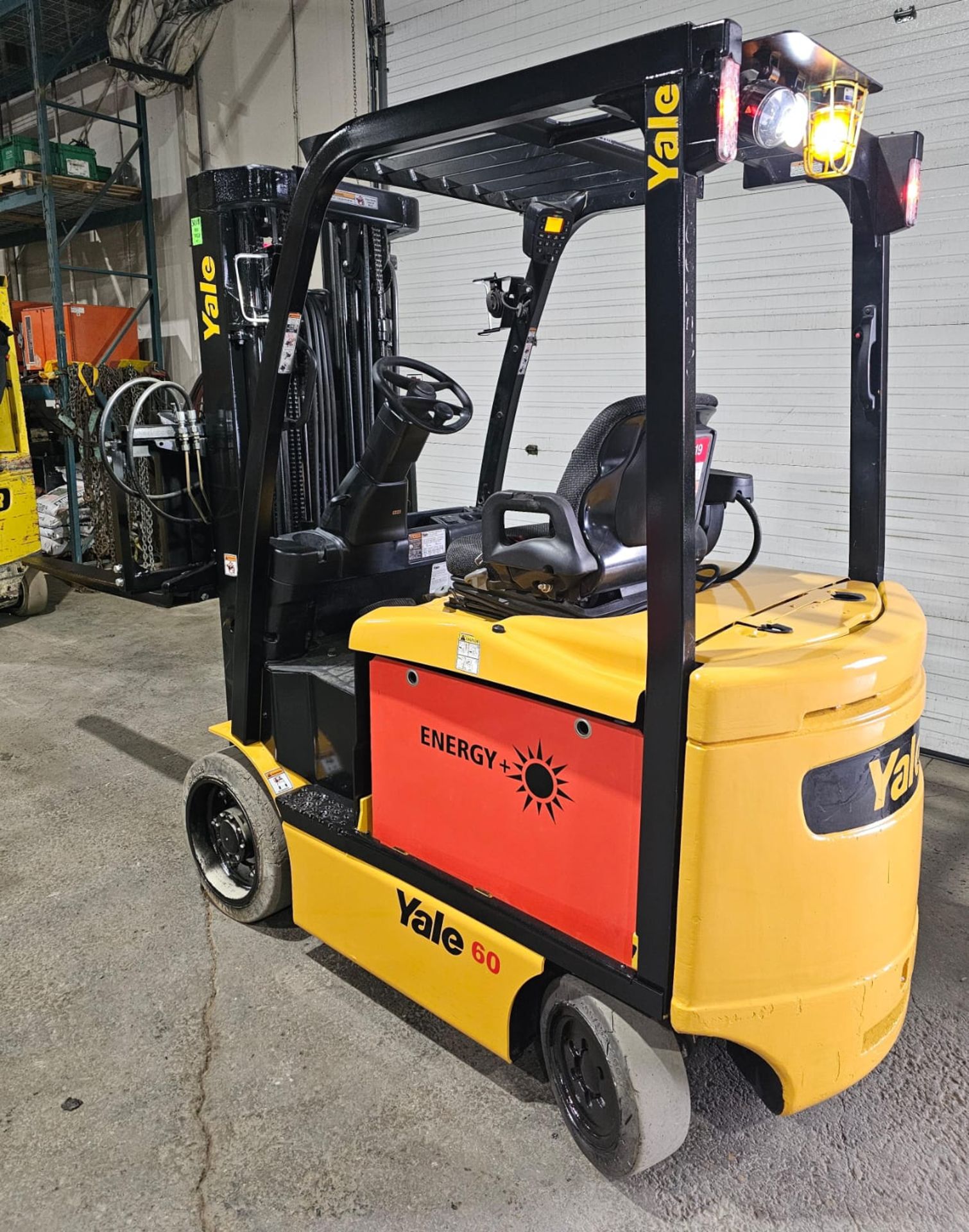 2017 Yale 6,000lbs Capacity Forklift Electric BRAND NEW BATTERY 48V with sideshift 3-STAGE MAST 188" - Image 6 of 9