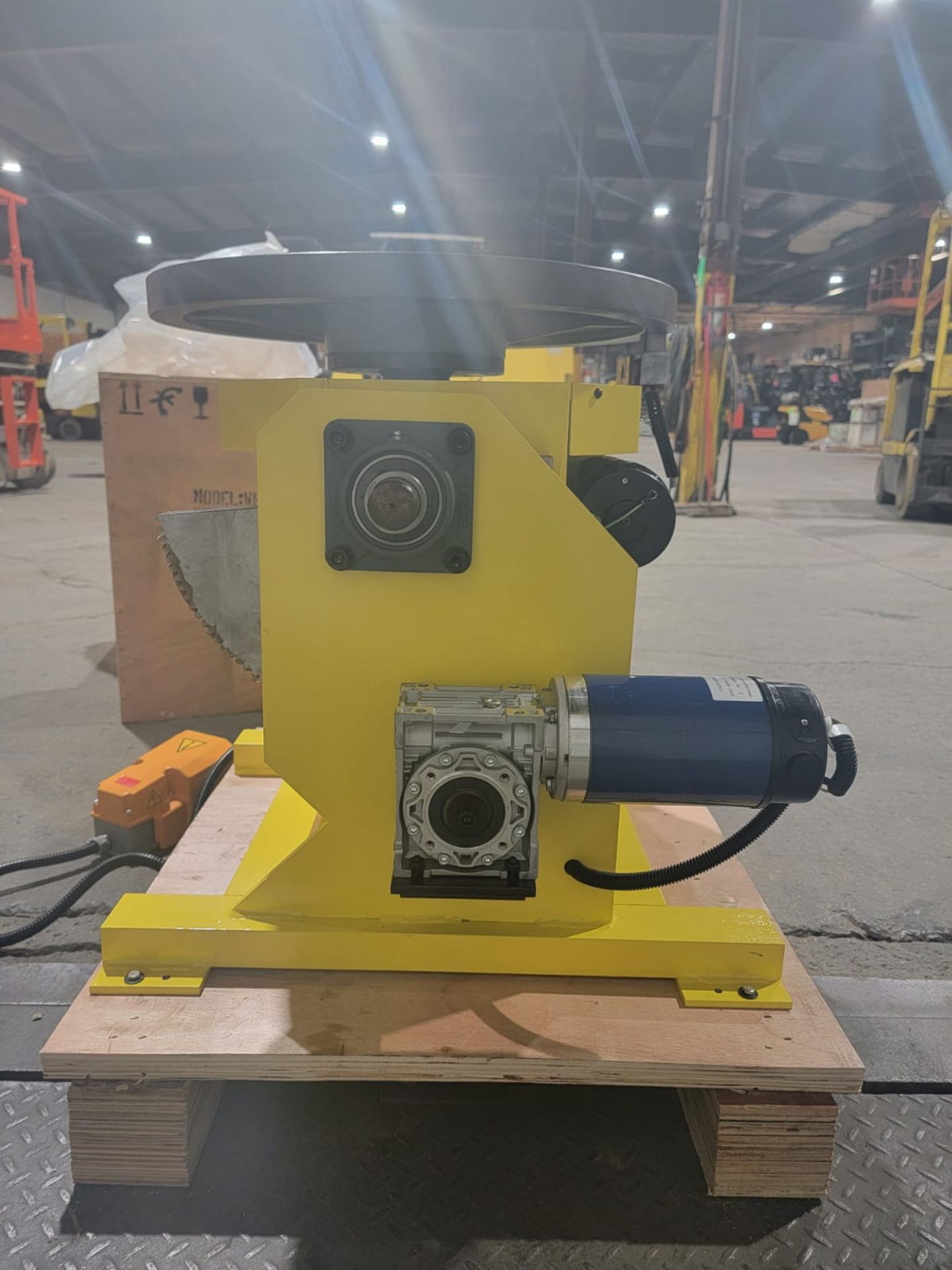 Verner model VD-1250 WELDING POSITIONER 1250lbs capacity - tilt and rotate - UNUSED AND MINT 115V - Image 2 of 5