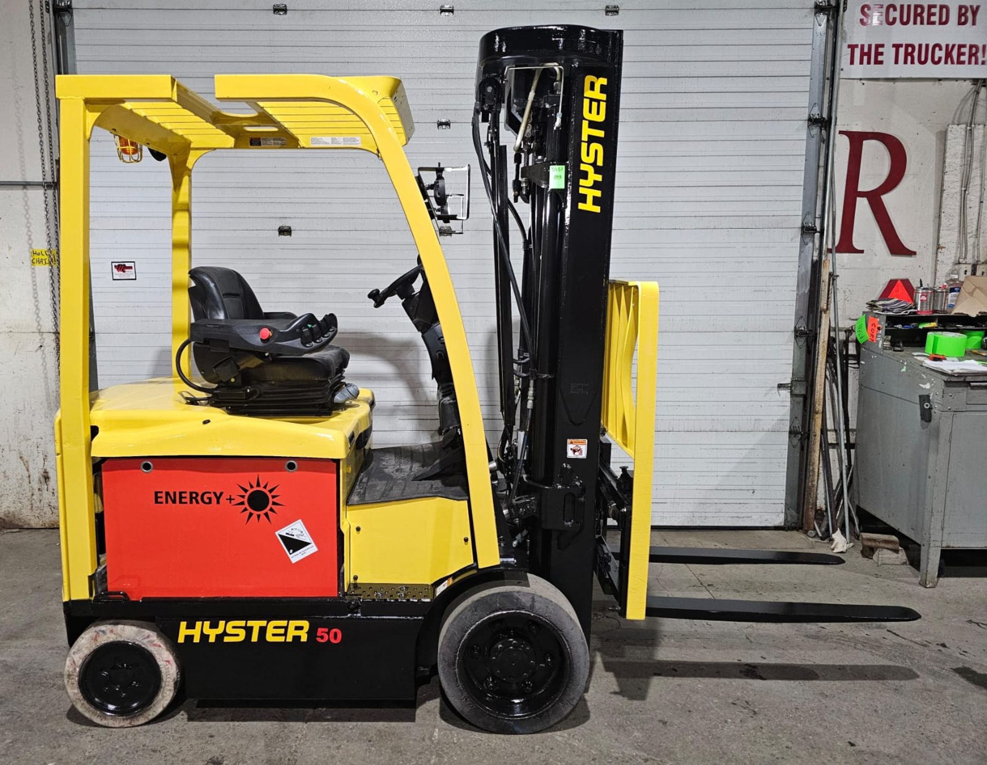 2018 Hyster 5000lbs Capacity Electric Forklift BRAND NEW BATTERY 48V - 4-STAGE 276" load height with