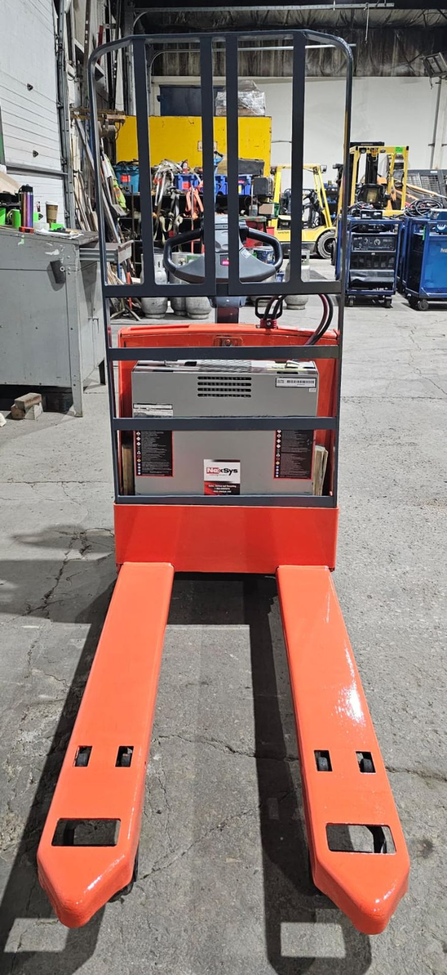 Toyota 4,500lbs capacity Powered Pallet Cart 24V BATTERY - Walkie unit with LOW HOURS - Image 6 of 6