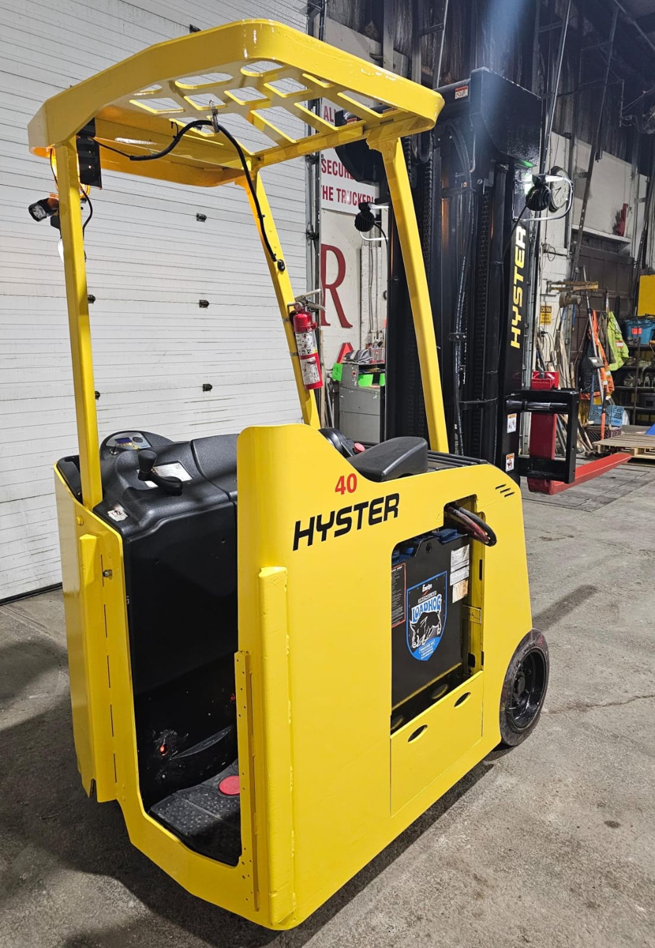 2018 Hyster 4,000lbs Capacity Electric Stand On Forklift 4-STAGE MAST 36V with sideshift with Low - Image 3 of 5