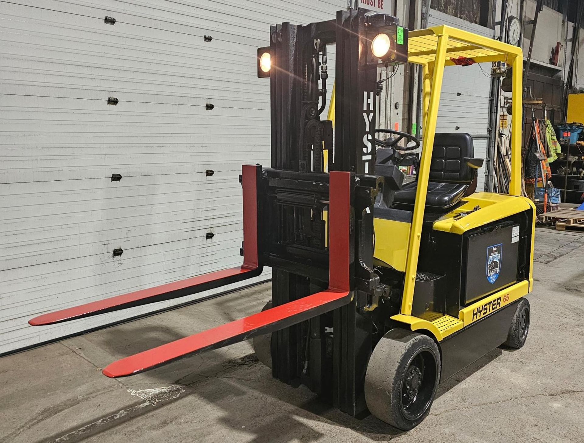 Hyster 6,500lbs Capacity Forklift Electric 36V with sideshift 3-STAGE MAST with Very Low Hours