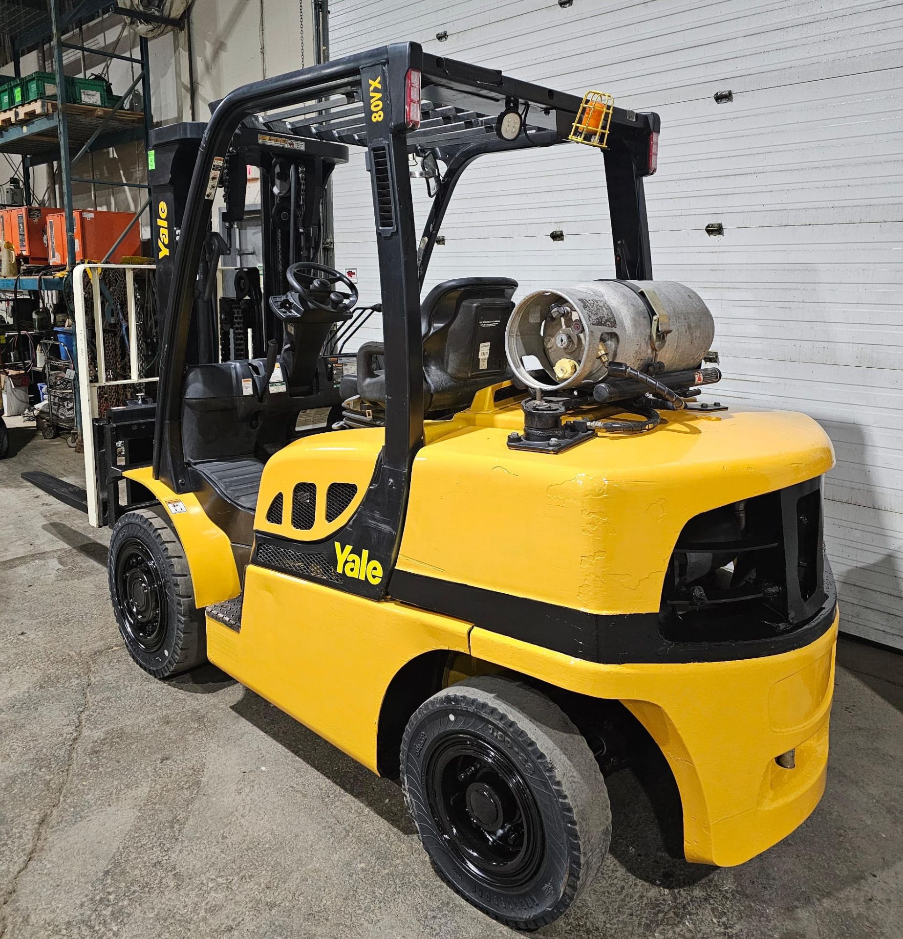 2017 Yale 8,000lbs Capacity OUTDOOR Forklift LPG (Propane) with Sideshift and 3-STAGE MAST - Image 2 of 5