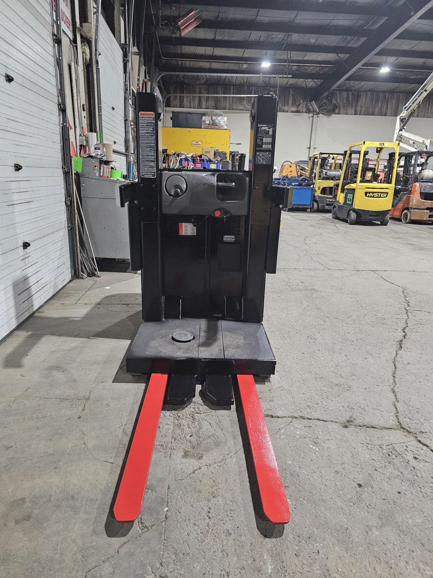 Raymond Order Picker 2200lbs capacity electric Powered Pallet Cart 24V battery - FREE CUSTOMS - Image 2 of 8