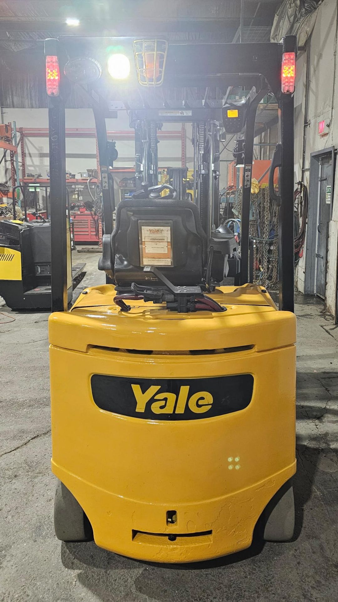 2017 Yale 6,000lbs Capacity Forklift Electric 48V with Sideshift 3-STAGE MAST with 4 functions and - Image 4 of 5