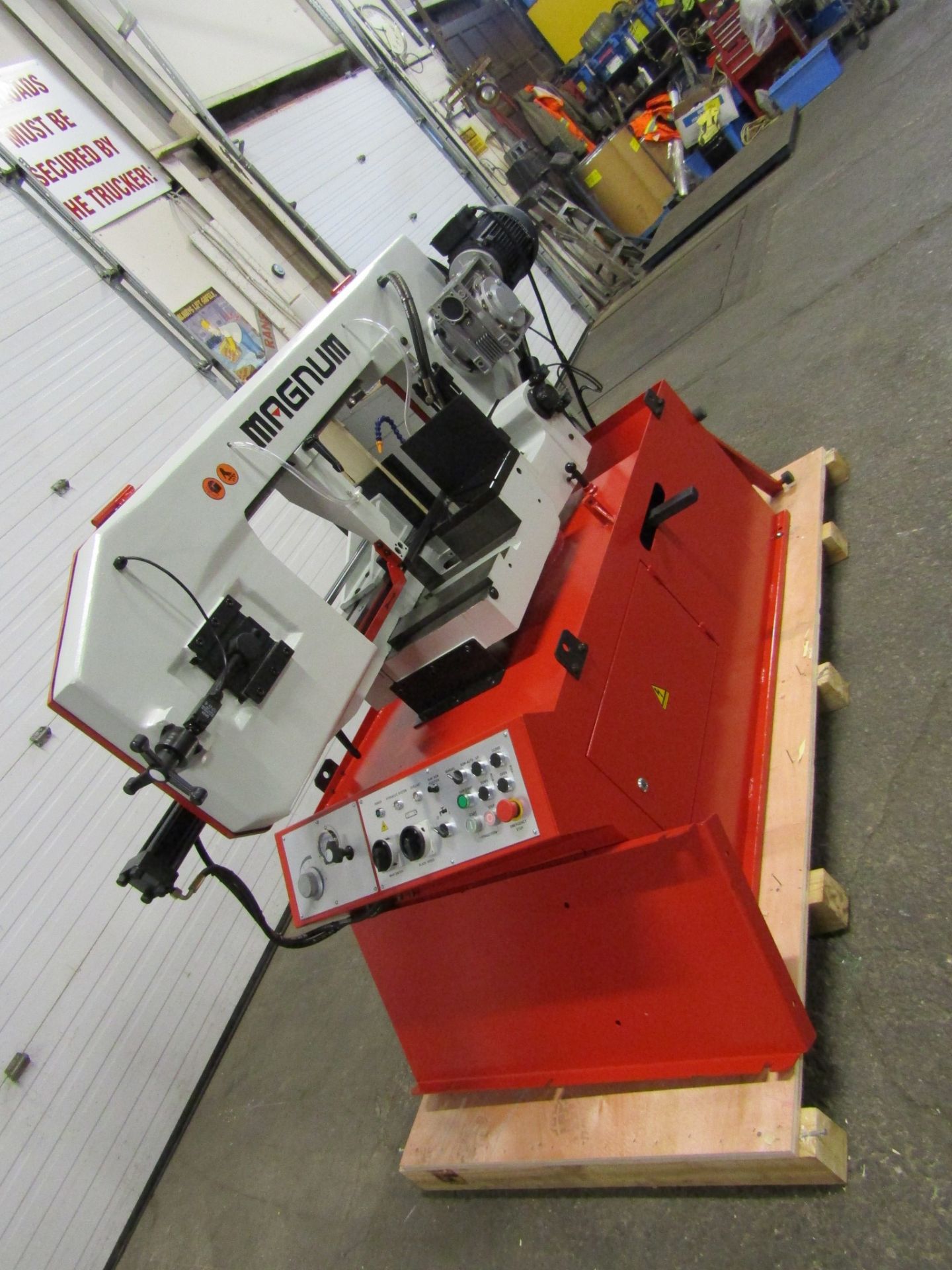 Magnum BSM-1813 Mitering Horizontal Band Saw - 18 X 13 inch CUTTING CAPACITY - hydraulic - Image 4 of 4