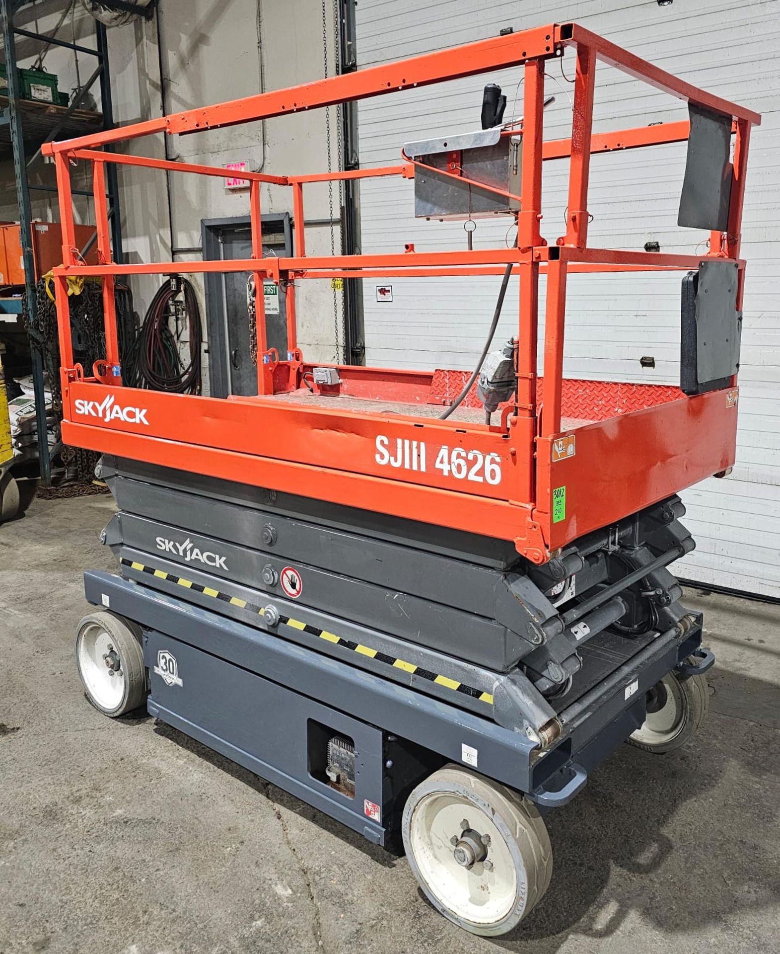 2015 Skyjack SJIII-4626 1000lbs Capacity OUTDOOR Forklift Electric 3 person 24v 26ft lift height - Image 8 of 14
