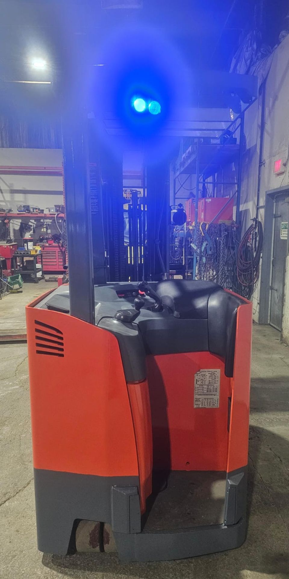 2017 Toyota 4,000lbs Capacity Forklift Electric 36V with sideshift & 4-STAGE MAST 276" max load - Image 3 of 6