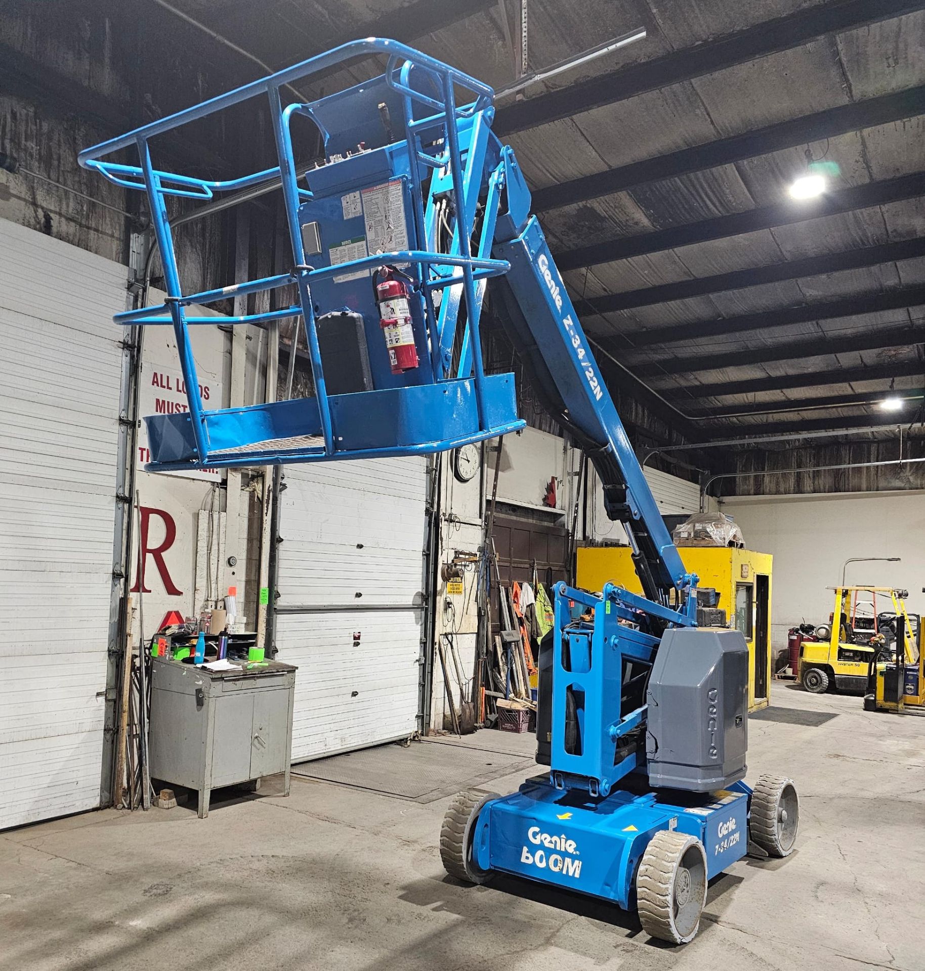 Genie Boom Lift model Z-34/22 with 34' high ELECTRIC Unit Made in the USA with LOW HOURS - Image 5 of 6