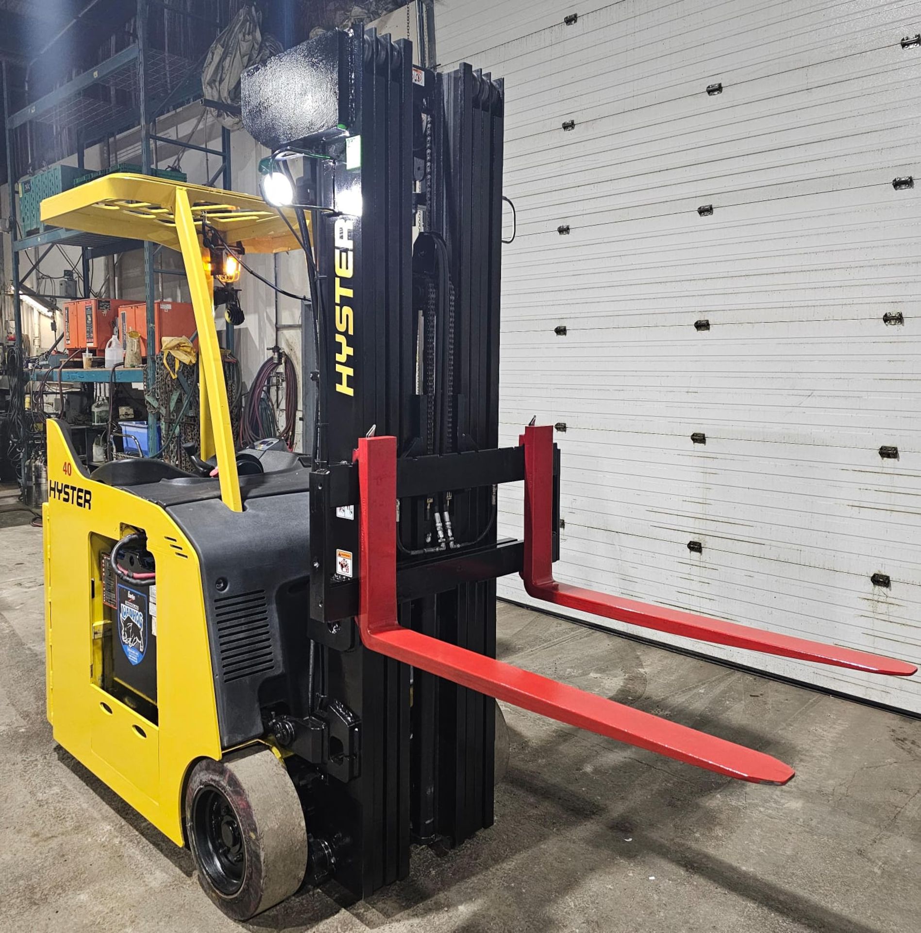 2018 Hyster 4,000lbs Capacity Electric Stand On Forklift 4-STAGE MAST 36V with sideshift with Low - Image 2 of 5