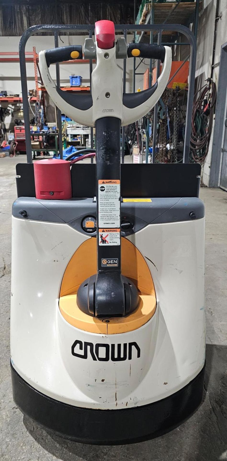 2020 Crown Walkie 4,500lbs Capacity Forklift Electric 24V with Built in charger with very LOW HOURS - Image 3 of 4