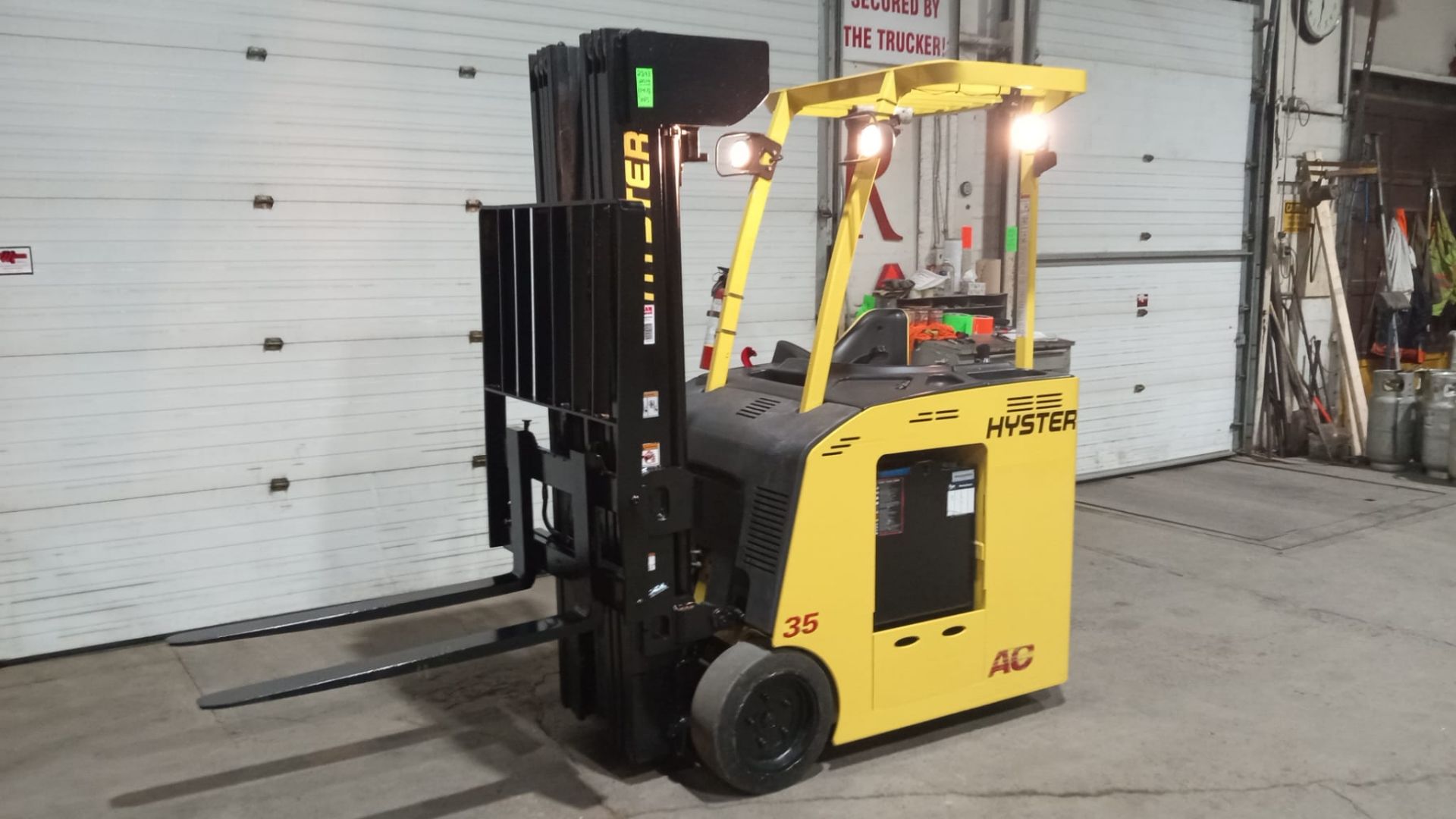 2014 Hyster 3,500lbs Capacity Electric Stand On Forklift 4-STAGE MAST 36V with sideshift - FREE - Image 3 of 6