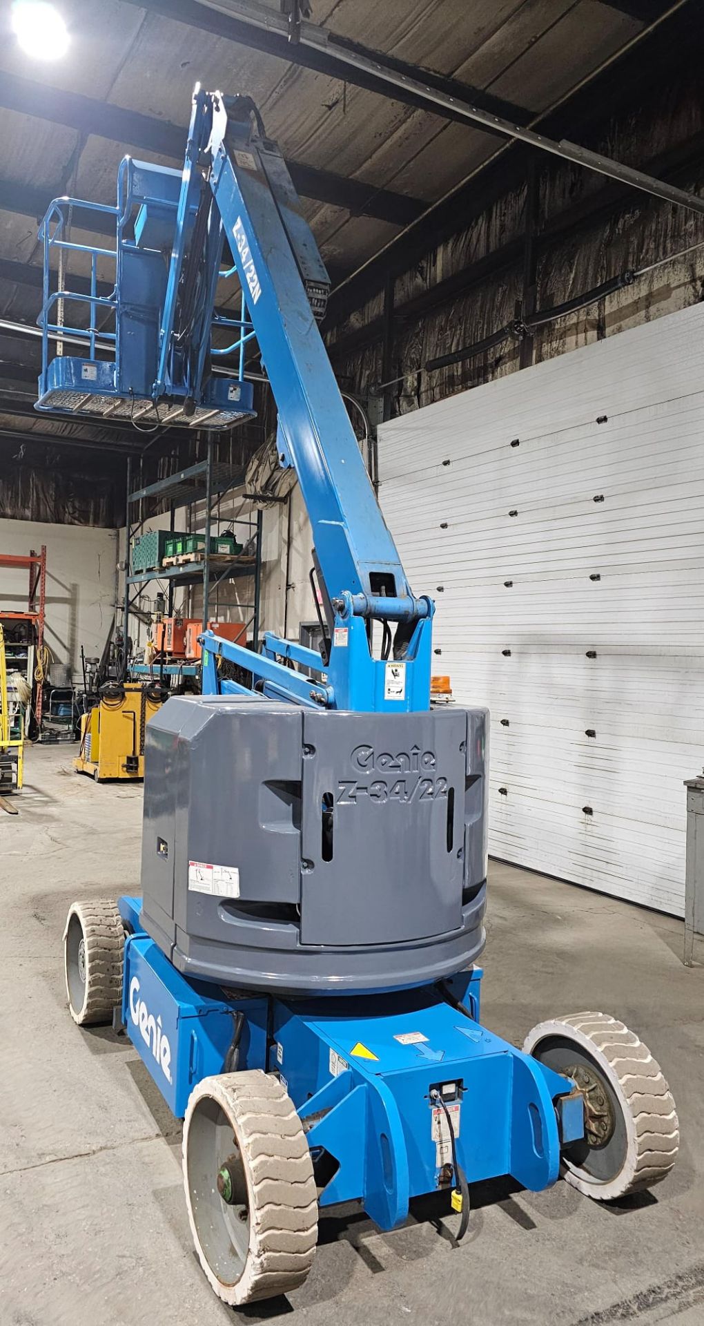 2007 Genie model Z-30-N Zoom Boom Electric Motorized Man Lift 30' Height & 21' Reach - with 24V - Image 8 of 9