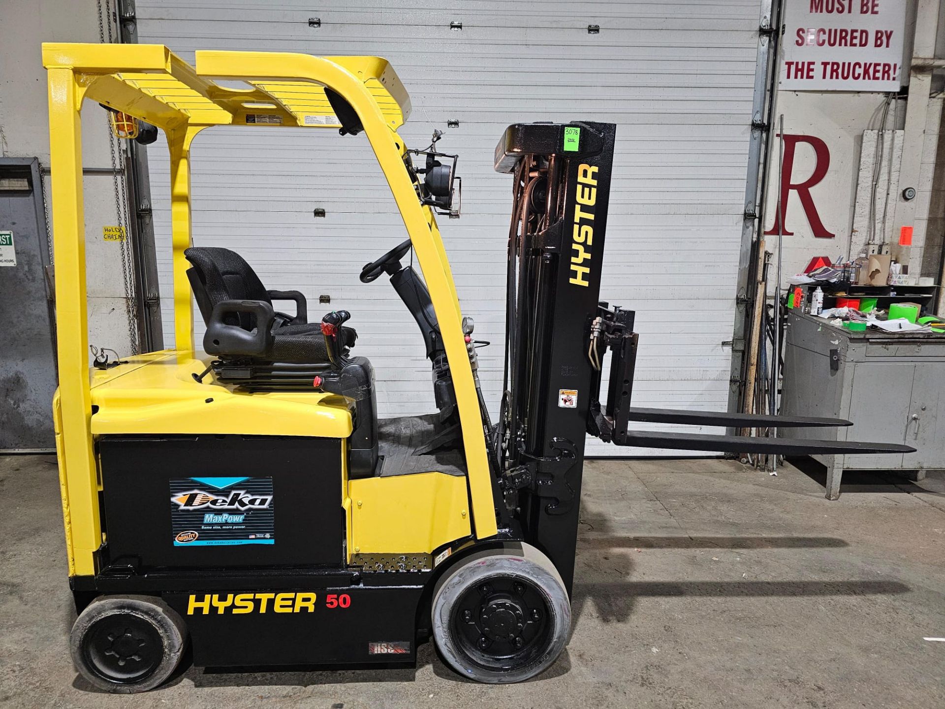 2014 Hyster 5,000lbs Capacity Electric Forklift 48V with sideshift 3-STAGE MAST 189" load height