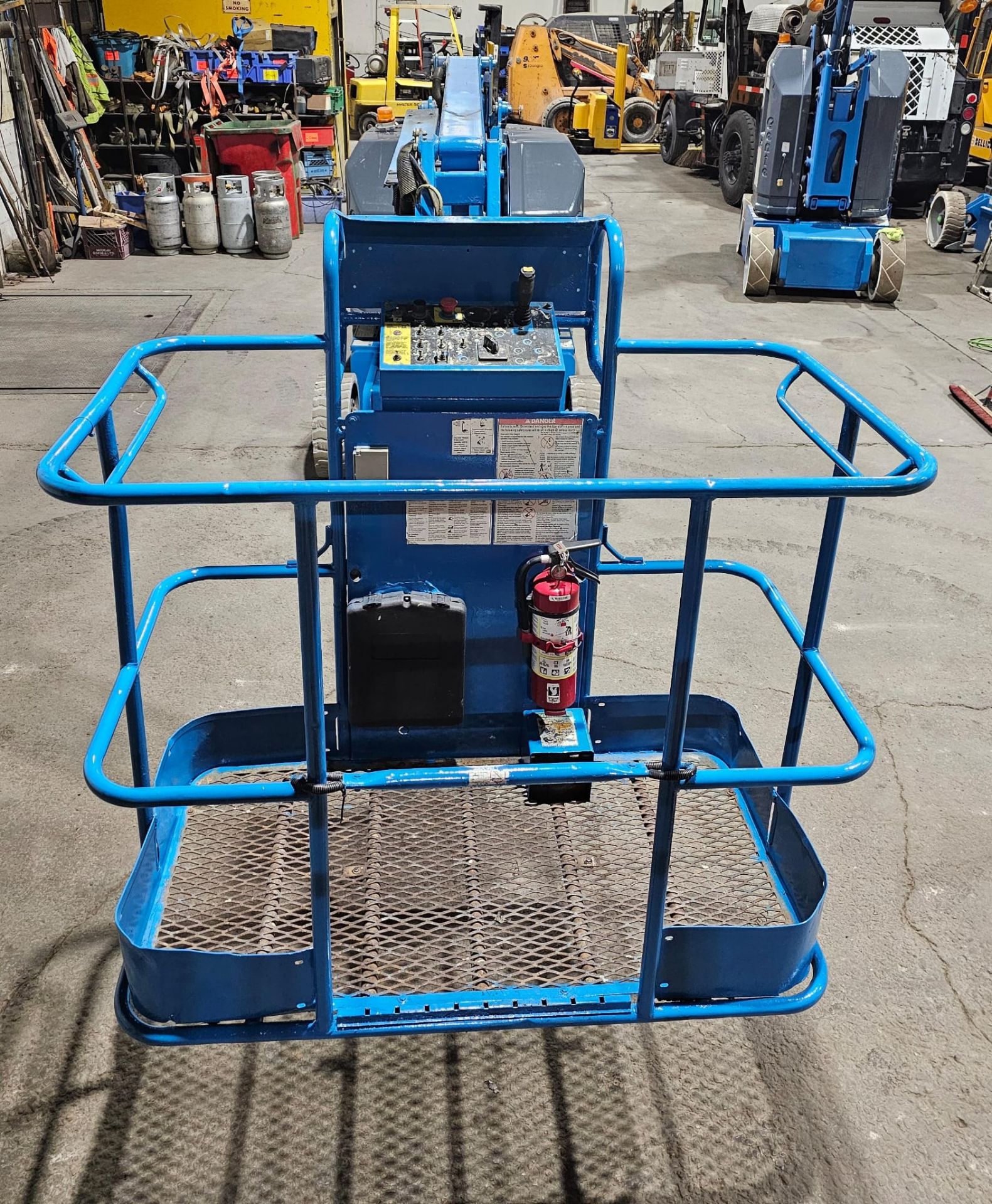 Genie Boom Lift model Z-34/22 with 34' high ELECTRIC Unit Made in the USA with LOW HOURS - Image 6 of 6
