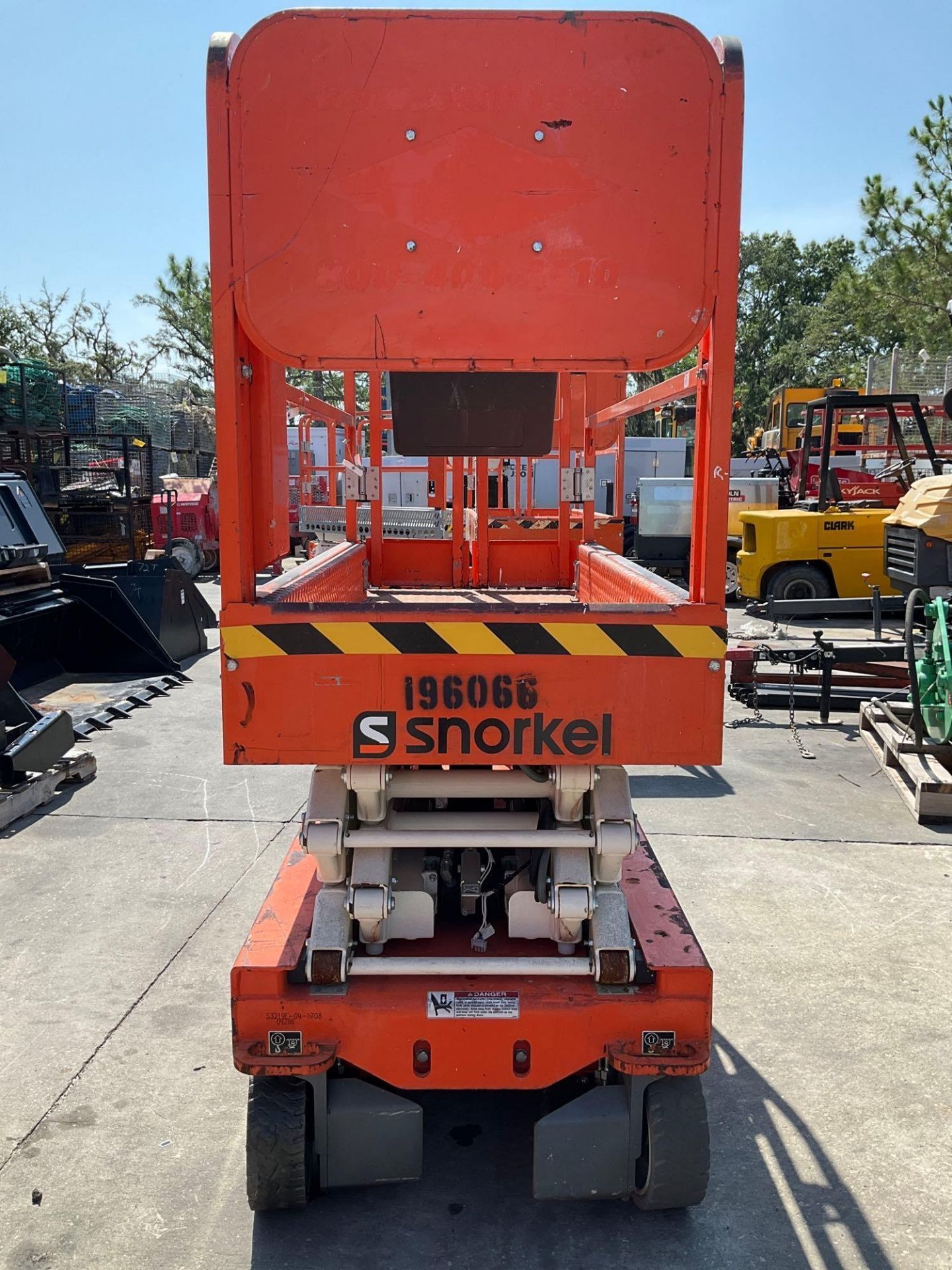 *** 2017 Snorkel S3219E Electric Motorized Scissor Lift - with 19' Lift with pendant controller - Image 4 of 4
