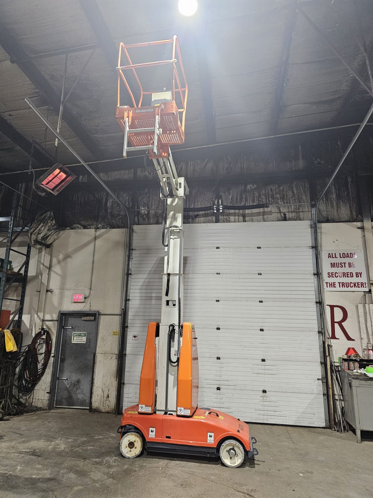 2019 Snorkel Model MB20J Mast Boom Lift Unit ManLift with 26' Working Height 24V Indoor Non- - Image 11 of 11