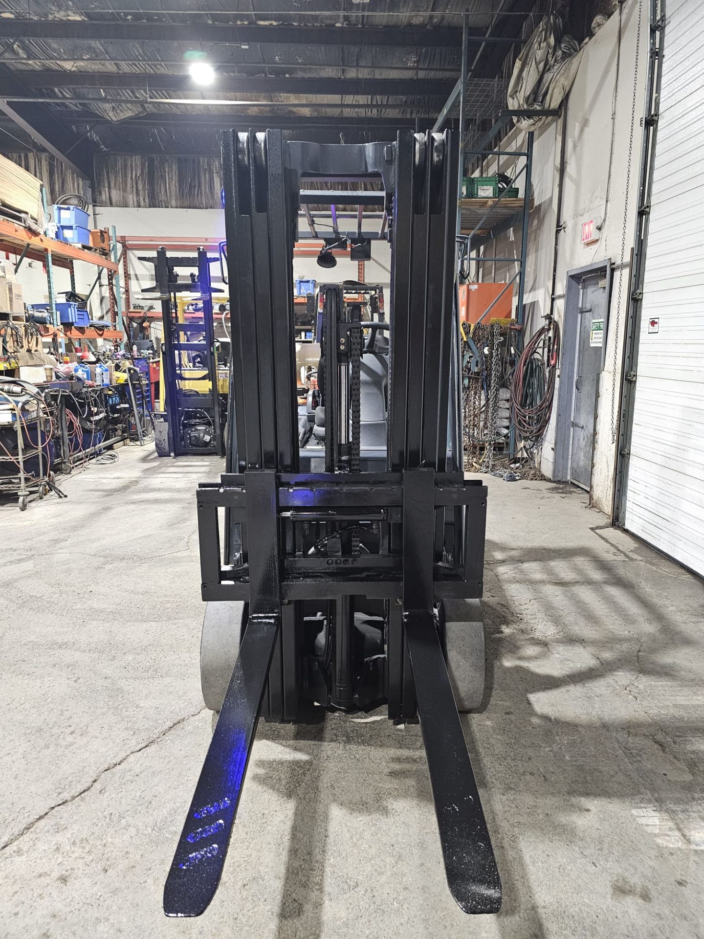 2015 DOOSAN 5,000lbs Capacity LPG (Propane) Forklift with sideshift 3-STAGE MAST with 189" LOAD - Image 5 of 5