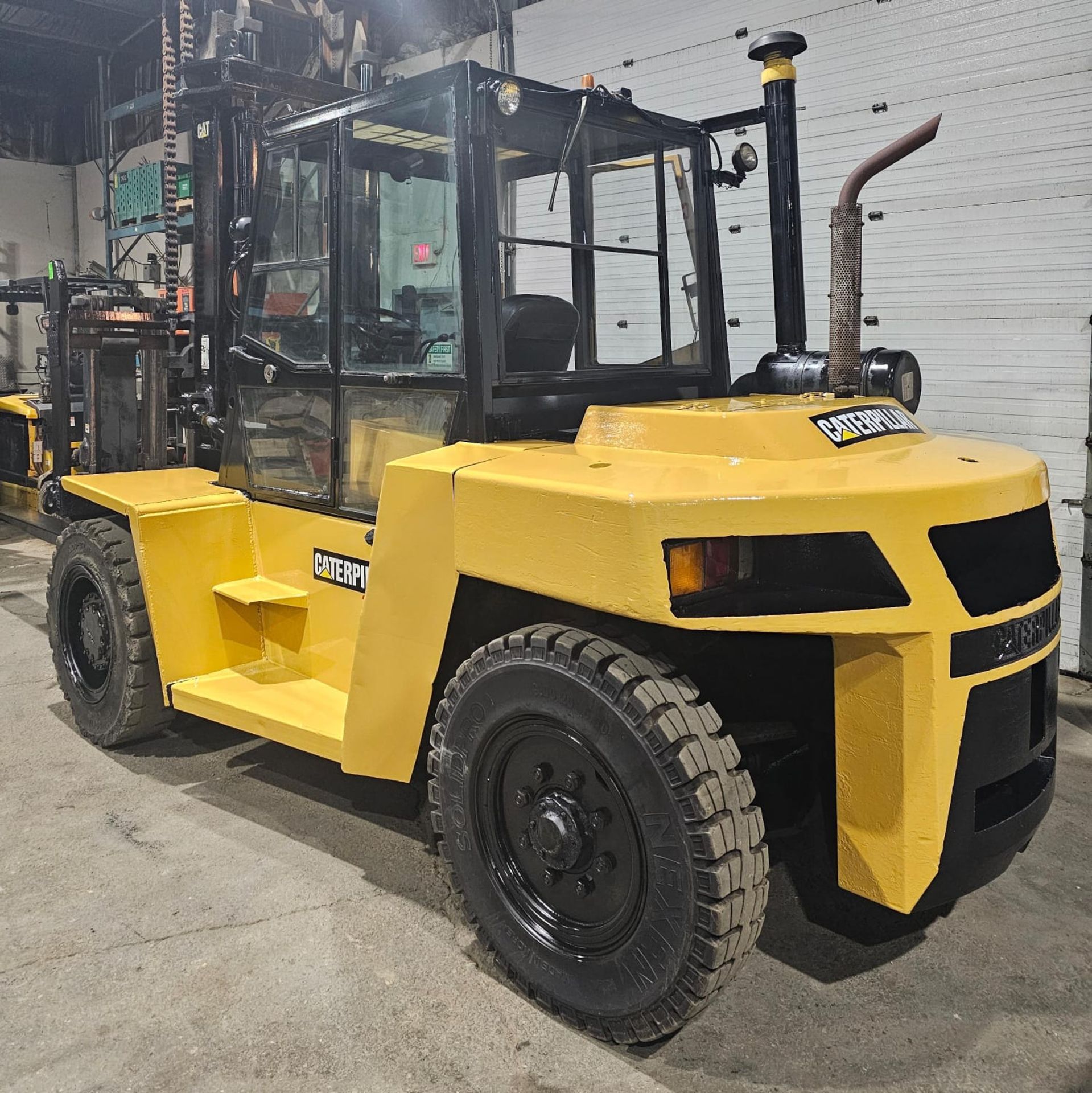 CATERPILLAR 20,000lbs Capacity LPG (Propane) OUTDOOR Forklift with 72" Forks & 146" load height with - Image 6 of 9