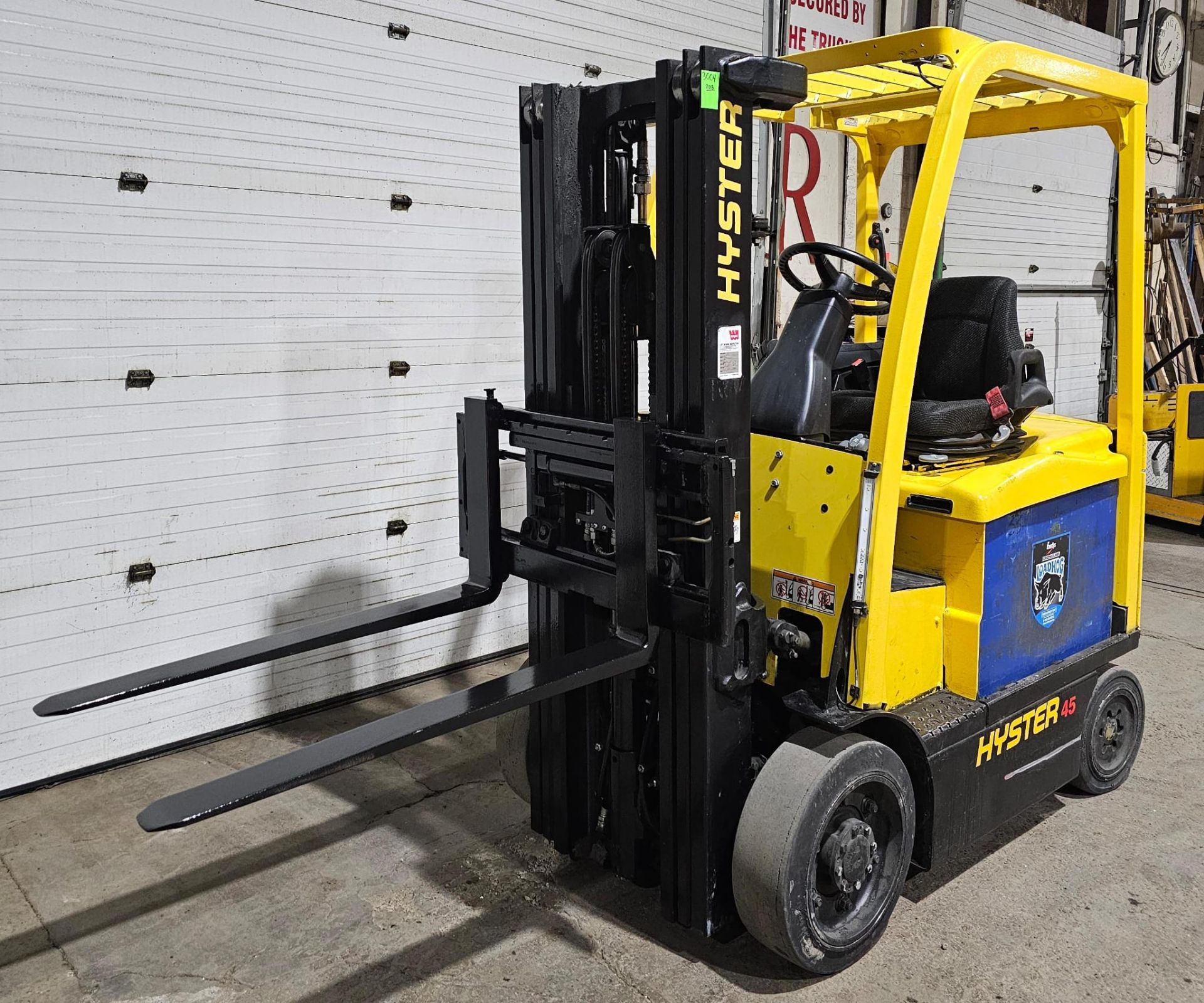 2013 Hyster 4,500lbs Capacity Forklift Electric 48V with sideshift & 4 functions and fittings 3- - Image 6 of 7