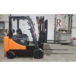 2017 DOOSAN 6,000lbs Capacity LPG (Propane) Forklift with sideshift & 3-STAGE MAST 189" load