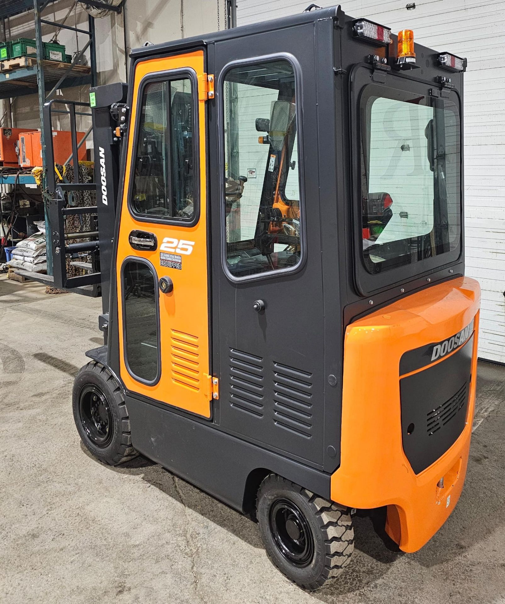2023 NEW DOOSAN 5,000lbs Capacity OUTDOOR Forklift BRAND NEW BATTERY 48V with 0 Hours with Sideshift - Image 7 of 24