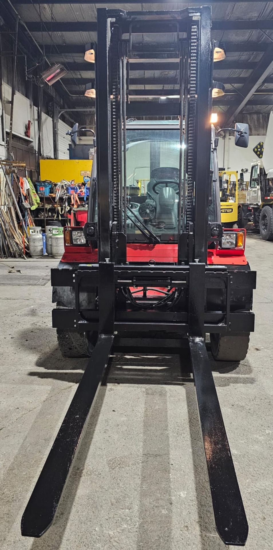 2016 Manitou Model MSI-50 11,000lbs Capacity OUTDOOR Forklift 72" Forks & sideshift , Diesel with - Image 8 of 8