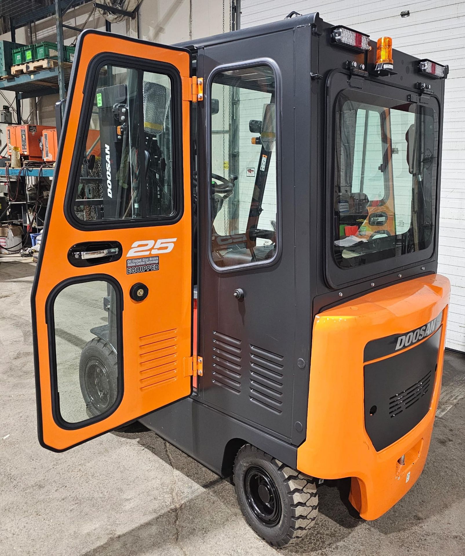 2023 NEW DOOSAN 5,000lbs Capacity OUTDOOR Forklift BRAND NEW BATTERY 48V with 0 Hours with Sideshift - Image 3 of 24