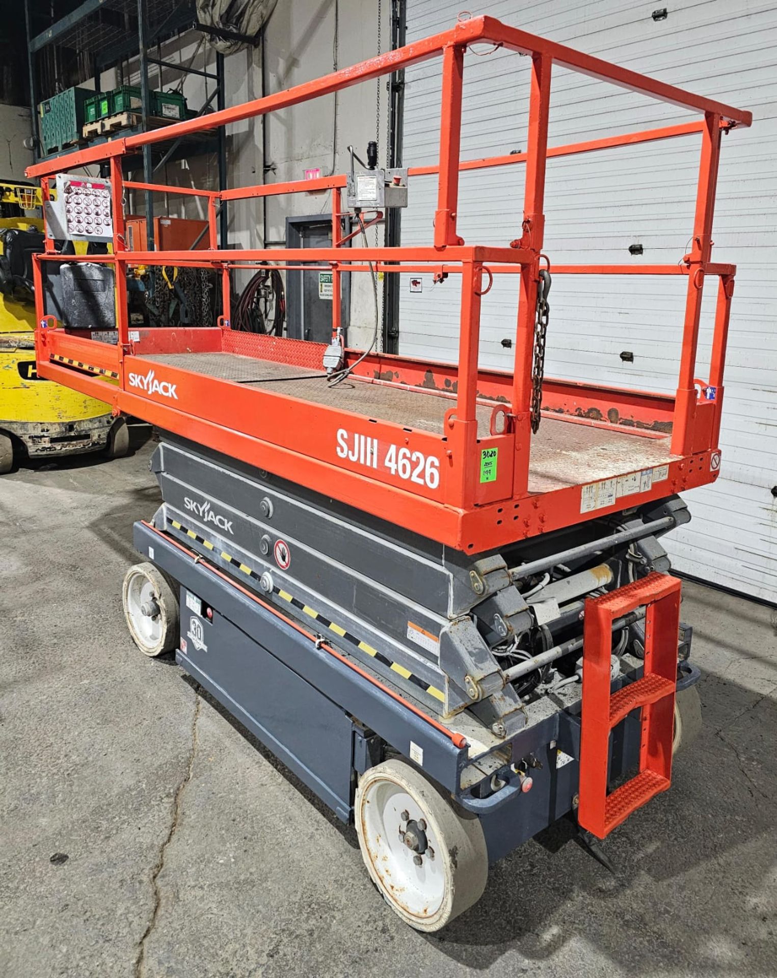 2015 Skyjack III model 4626 Electric Motorized Scissor Lift with pendant controller with - Image 4 of 13