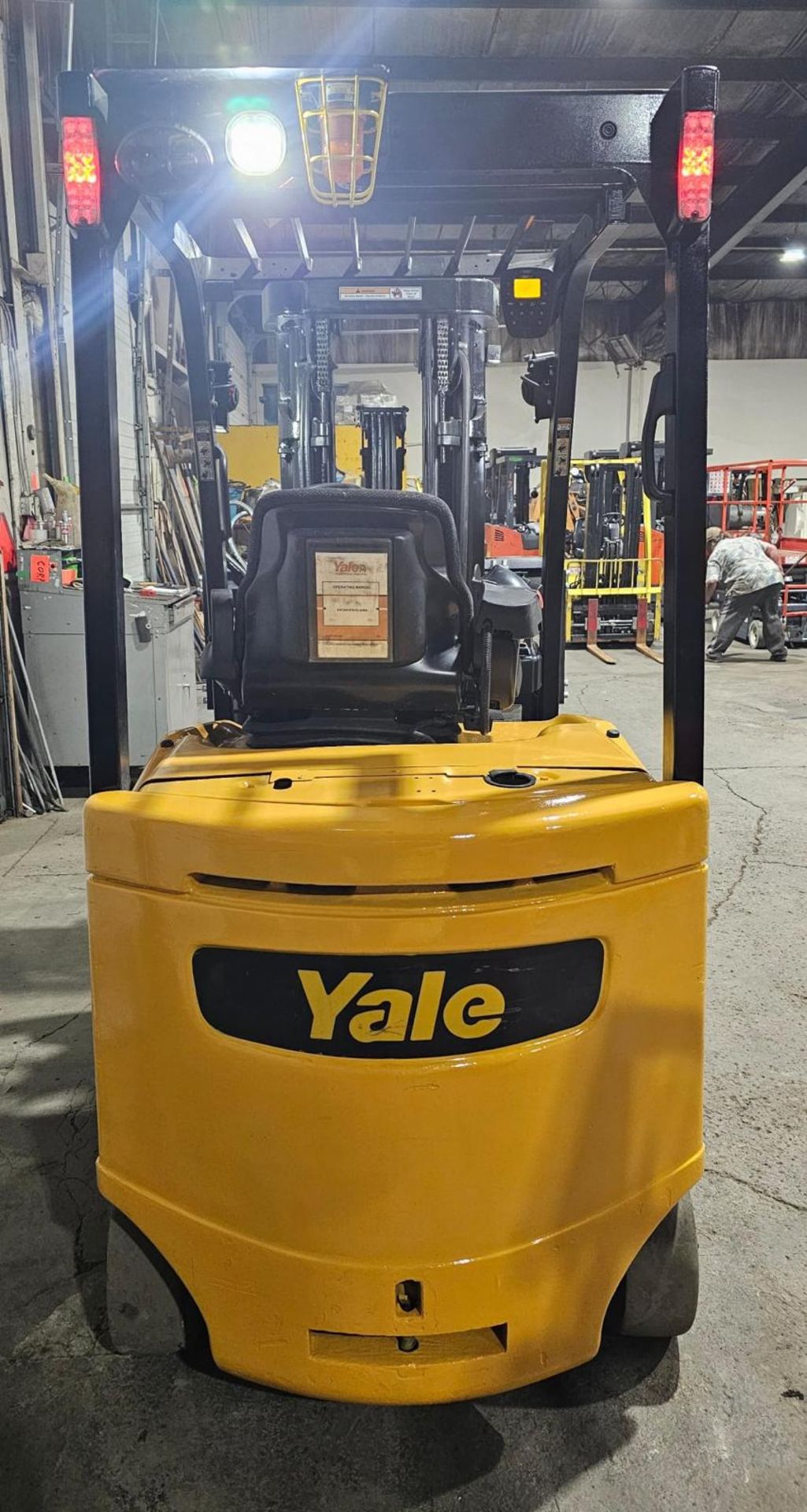2017 Yale 6,000lbs Cpacity Electric Forklift 48V with NEW sideshift & Forks 3-STAGE MAST 187" lift - Image 5 of 8