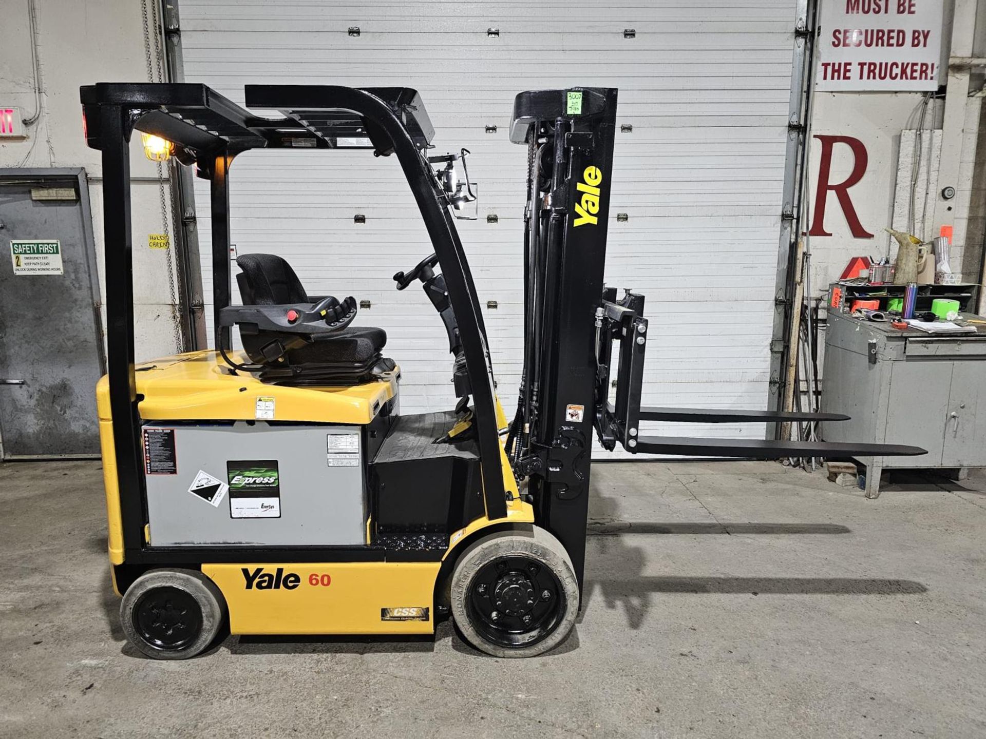 2017 Yale 6,000lbs Cpacity Electric Forklift 48V with NEW sideshift & Forks 3-STAGE MAST 187" lift