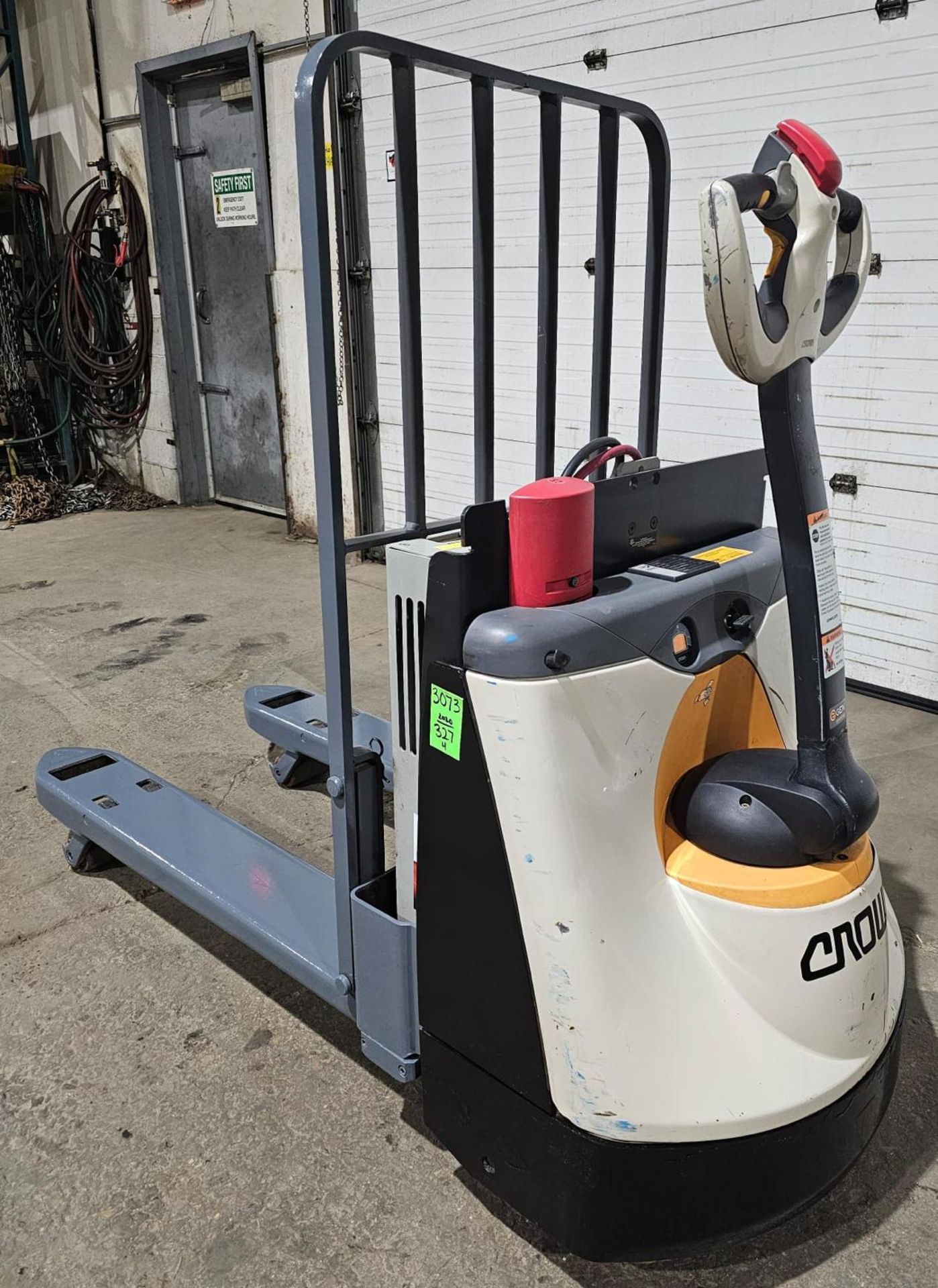 2020 Crown Walkie 4,500lbs Capacity Forklift Electric 24V with Built in charger with very LOW HOURS - Image 2 of 4