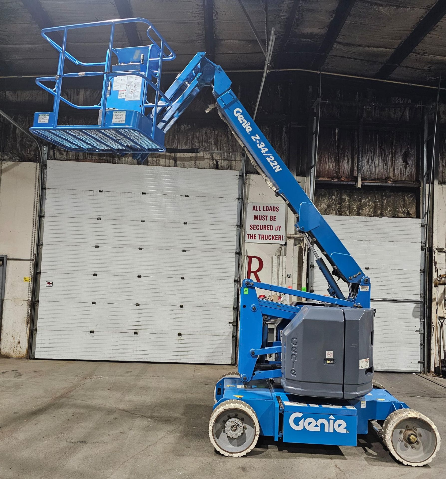 Genie Boom Lift Model Z34N 500lbs 2 person Capacity INDOOR/OUTDOOR Electric 48V 34 ft platform - Image 3 of 10