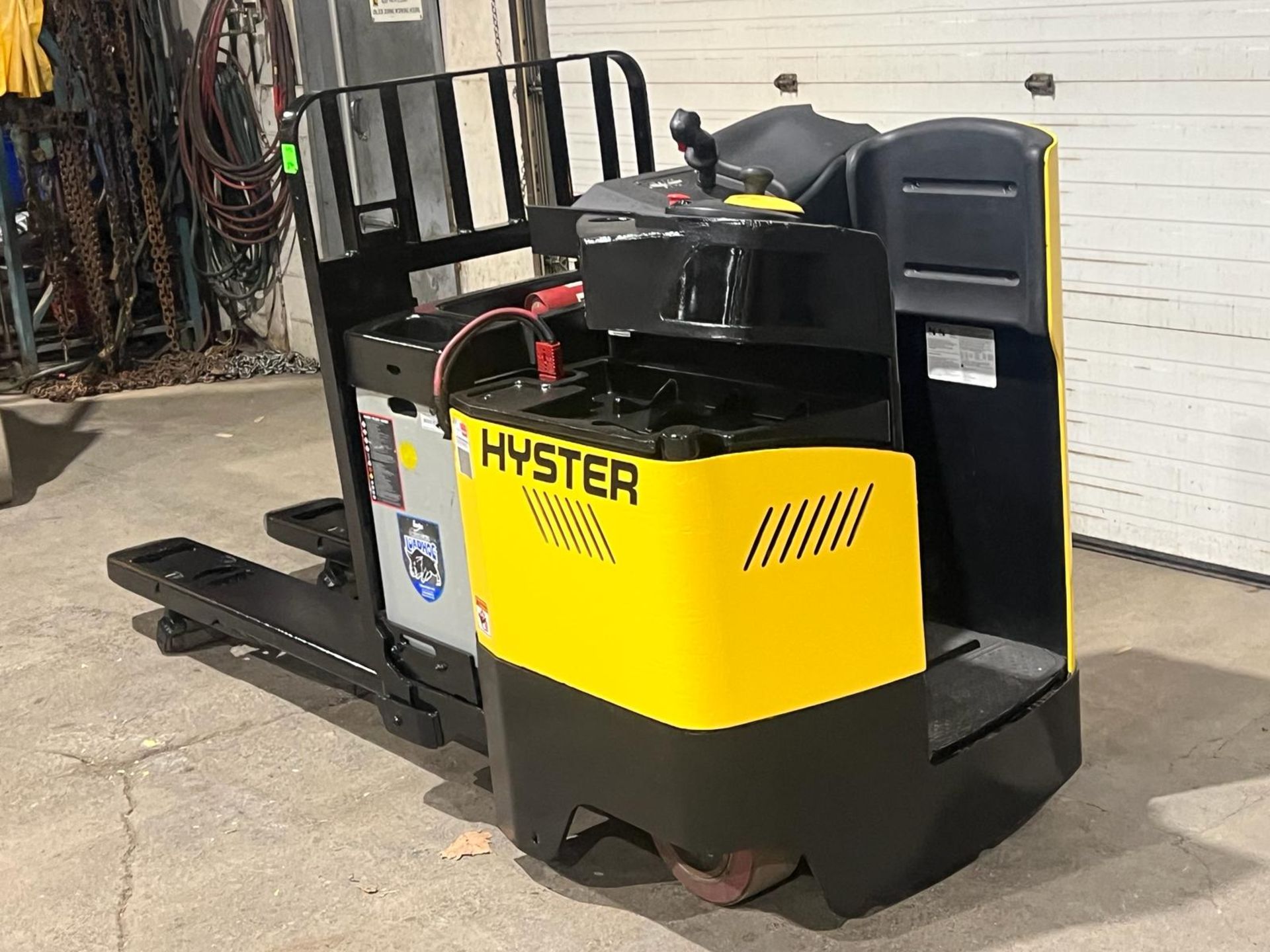 2018 Hyster RIDE ON 8000lbs capacity 60" Forks Powered Pallet Cart 24V - Ride on unit Safety Into - Image 4 of 4