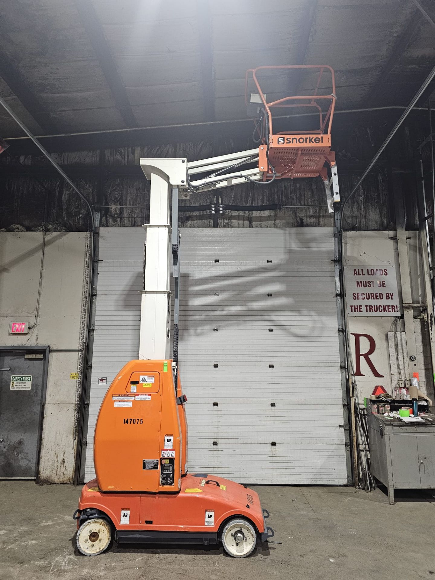 2019 Snorkel Model MB20J Mast Boom Lift Unit ManLift with 26' Working Height 24V Indoor Non- - Image 6 of 11