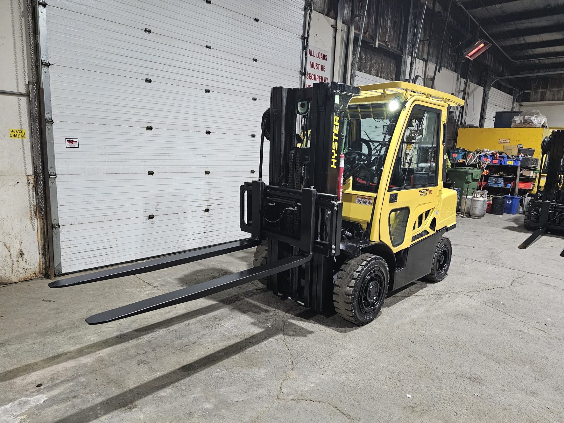 2017 Hyster 8,000lbs Capacity OUTDOOR Forklift NEW 72" Forks & NEW Sideshift, Diesel & 3 STAGE - Image 6 of 11