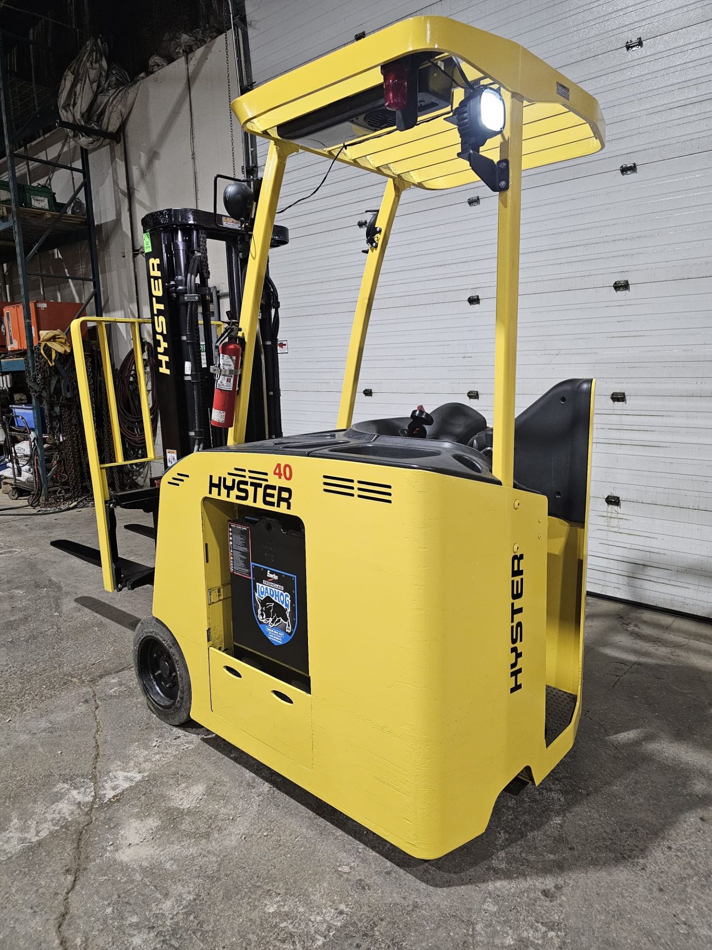 2014 Hyster 4,000lbs Capacity Stand On Electric Forklift with 3-STAGE Mast, sideshift, 36V Battery & - Image 2 of 5